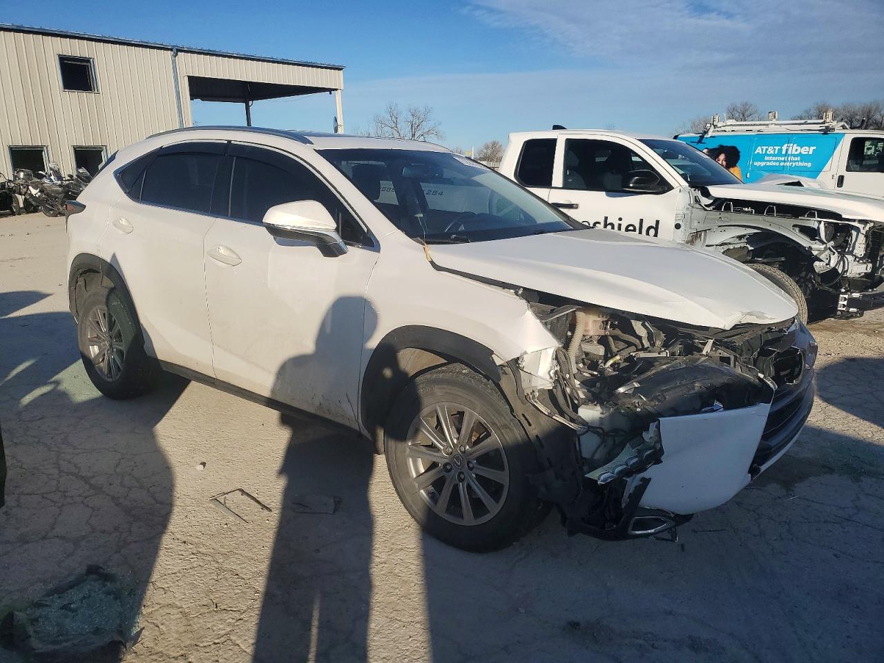 2015 Lexus Nx 200t Белый vin: JTJBARBZ0F2001570