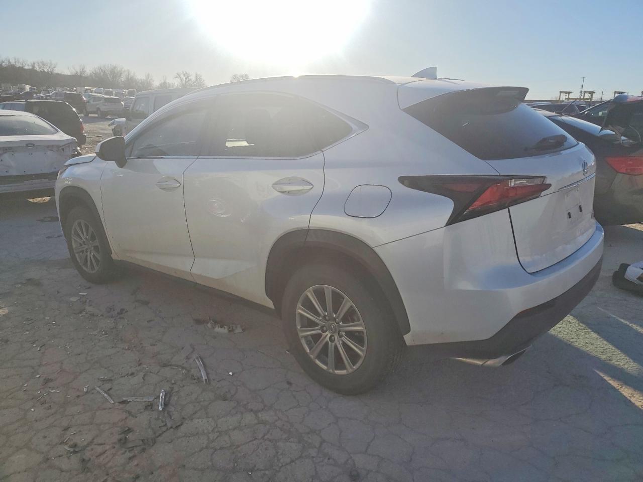 2015 Lexus Nx 200t Белый vin: JTJBARBZ0F2001570