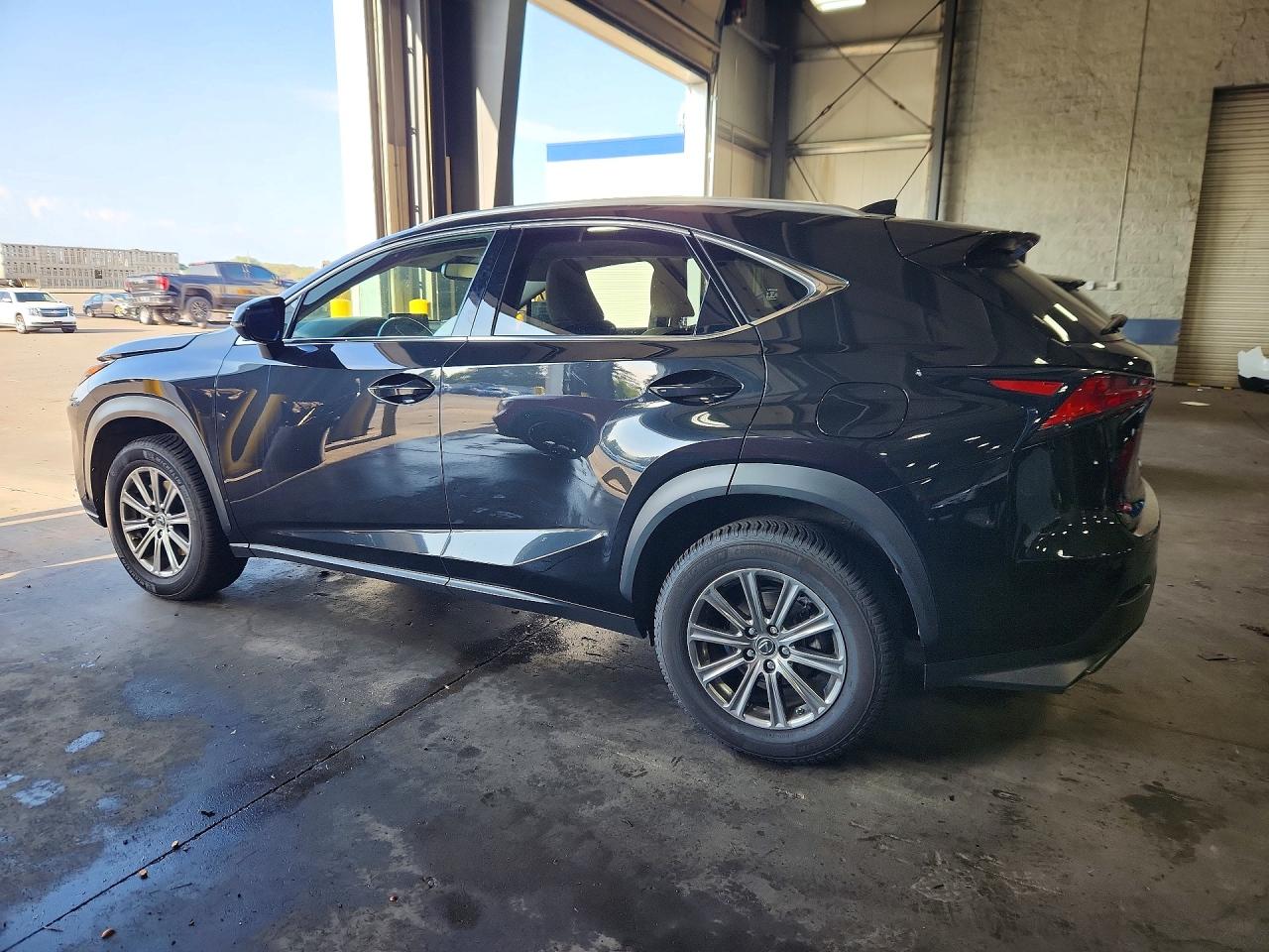 2018 Lexus Nx 300 Base Черный vin: JTJBARBZ1J2153348