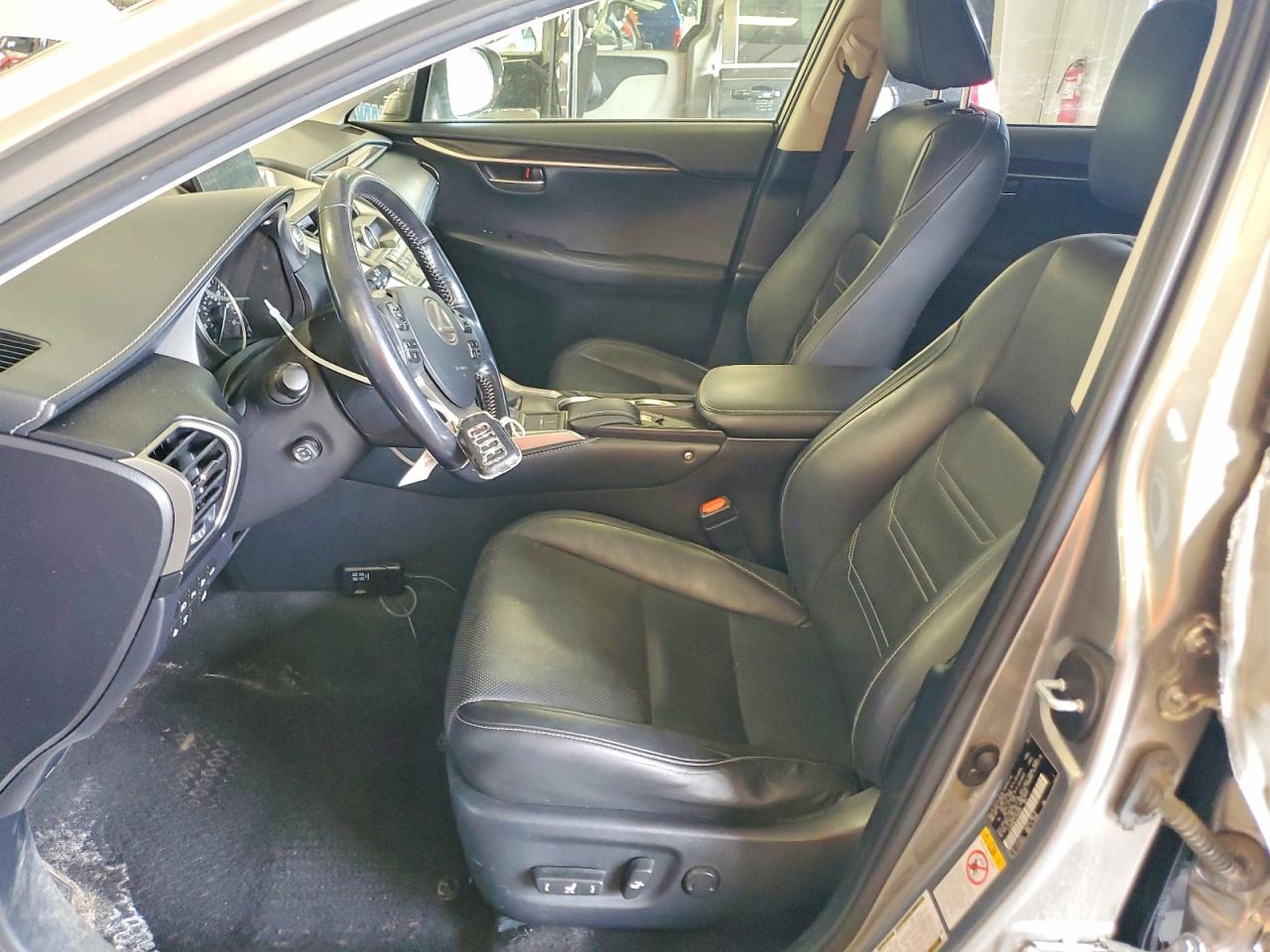 2015 Lexus Nx 200t Серебряный vin: JTJBARBZ7F2043489