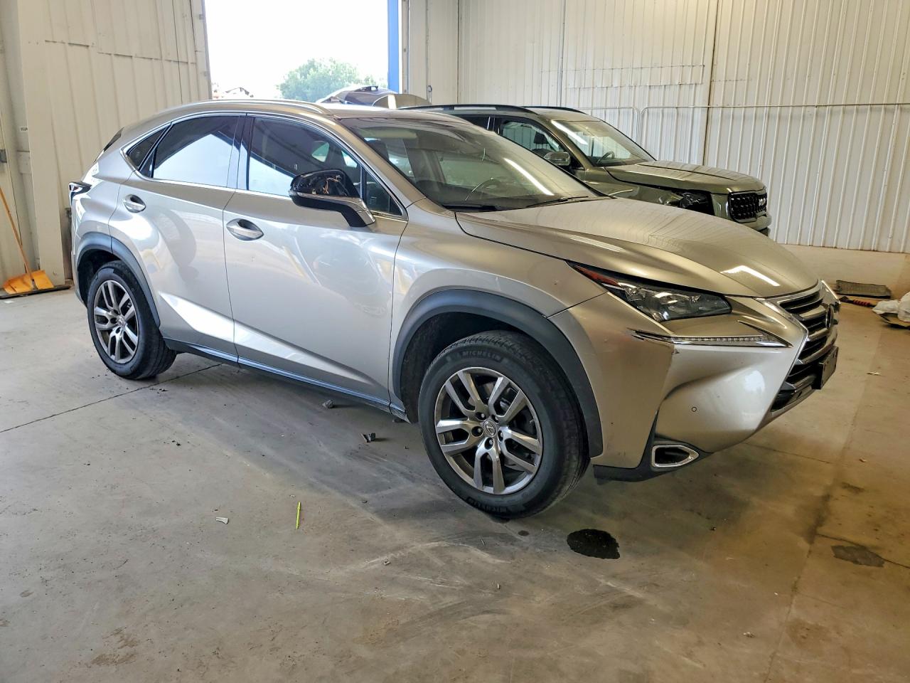 2015 Lexus Nx 200t Серебряный vin: JTJBARBZ7F2043489