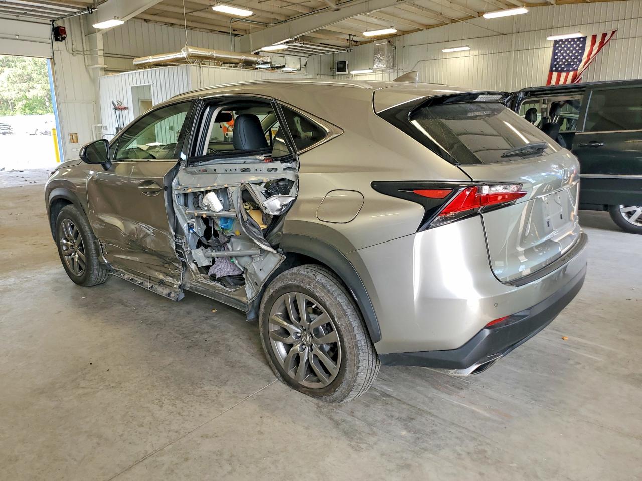 2015 Lexus Nx 200t Серебряный vin: JTJBARBZ7F2043489