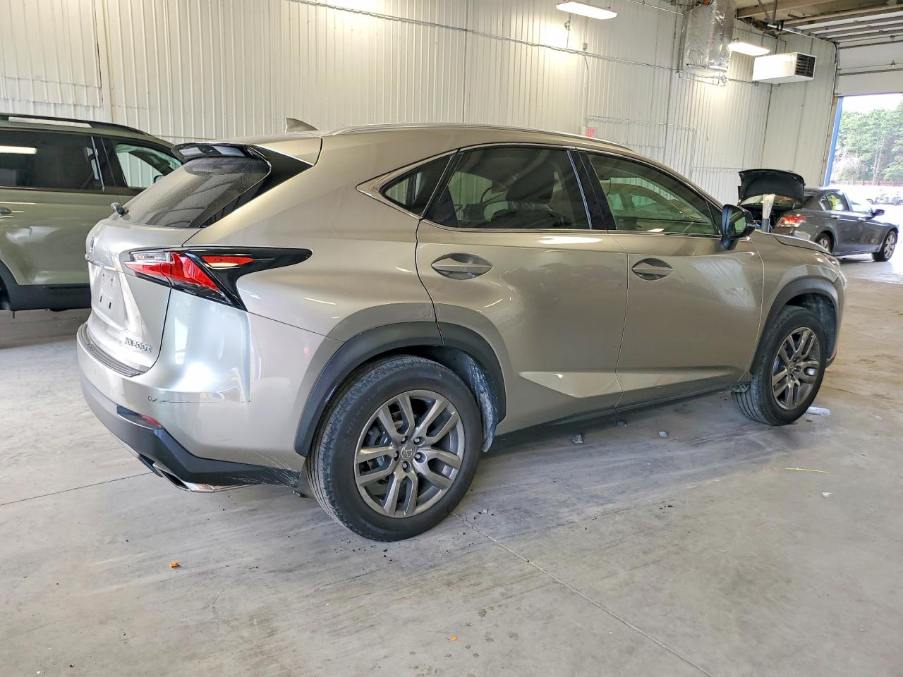 2015 Lexus Nx 200t Серебряный vin: JTJBARBZ7F2043489