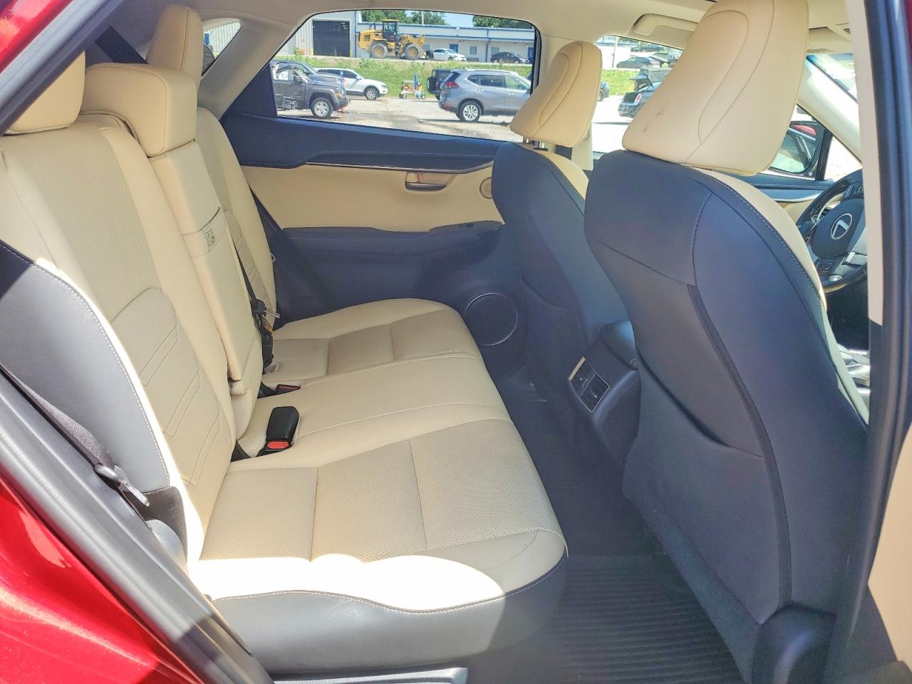 2017 Lexus Nx 200t Base Красный vin: JTJBARBZ7H2130831