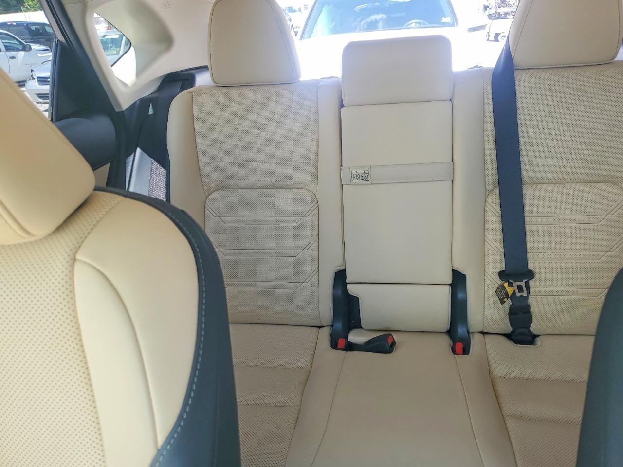 2017 Lexus Nx 200t Base Красный vin: JTJBARBZ7H2130831