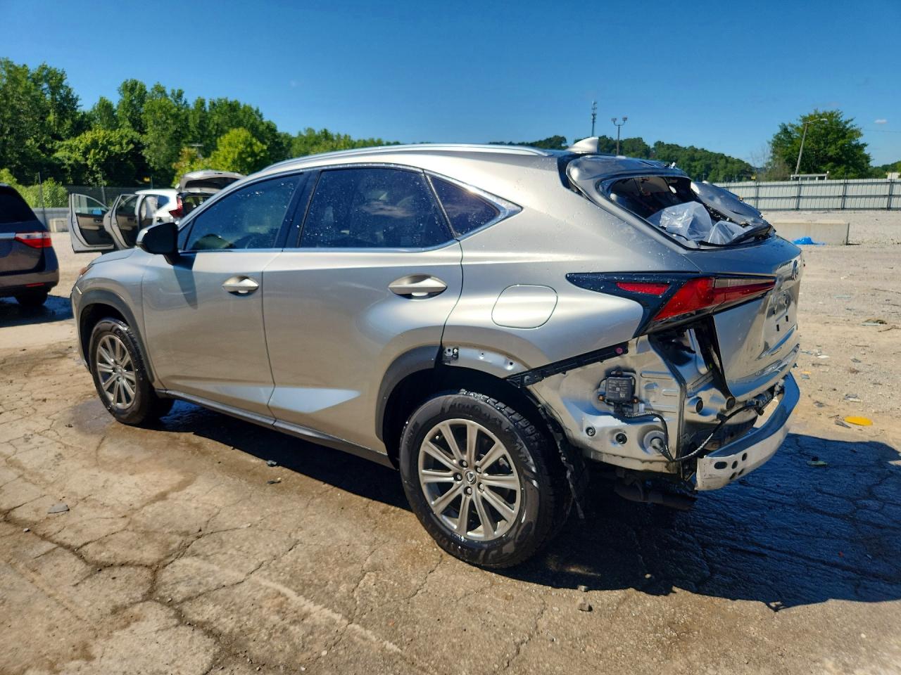 2019 Lexus Nx 300 Base Серебряный vin: JTJBARBZ8K2202269