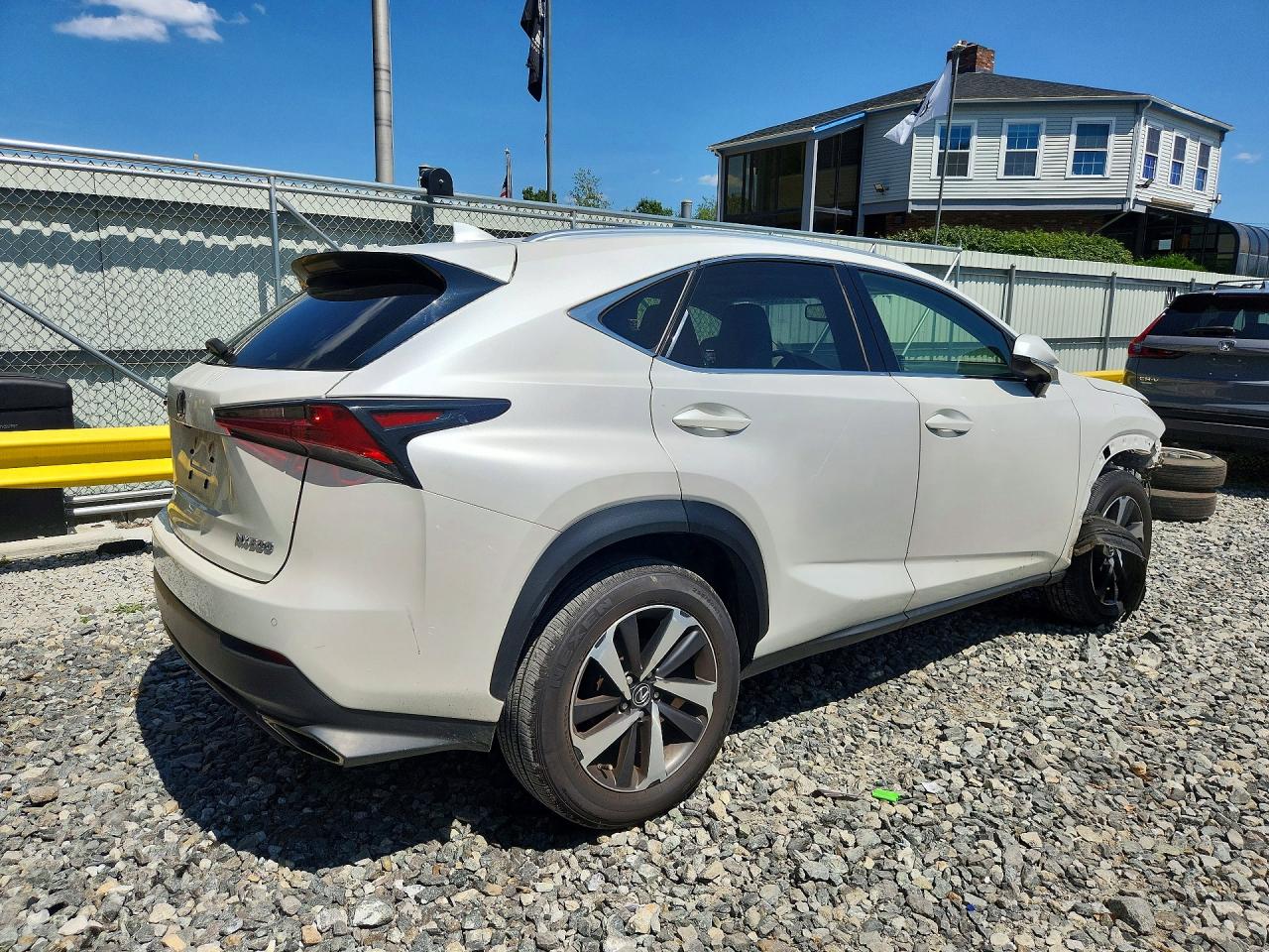 2018 Lexus Nx 300 Base Белый vin: JTJBARBZXJ2161335