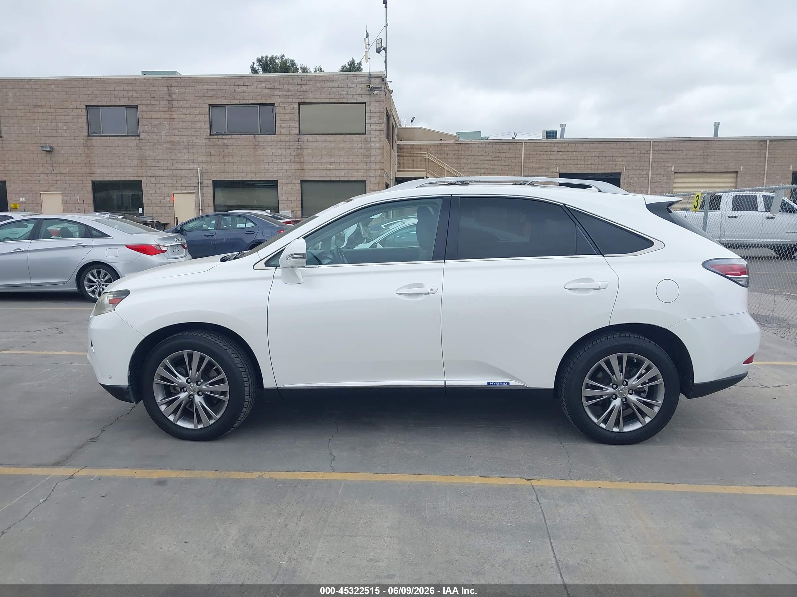 2013 Lexus Rx 450h   White vin: JTJBC1BA3D2436327