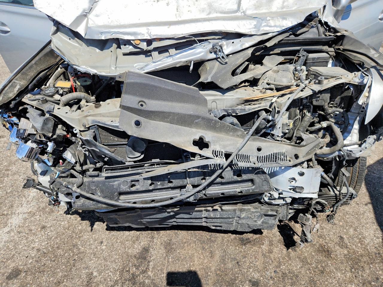 2011 Lexus Rx 450h Silver vin: JTJBC1BA5B2040087