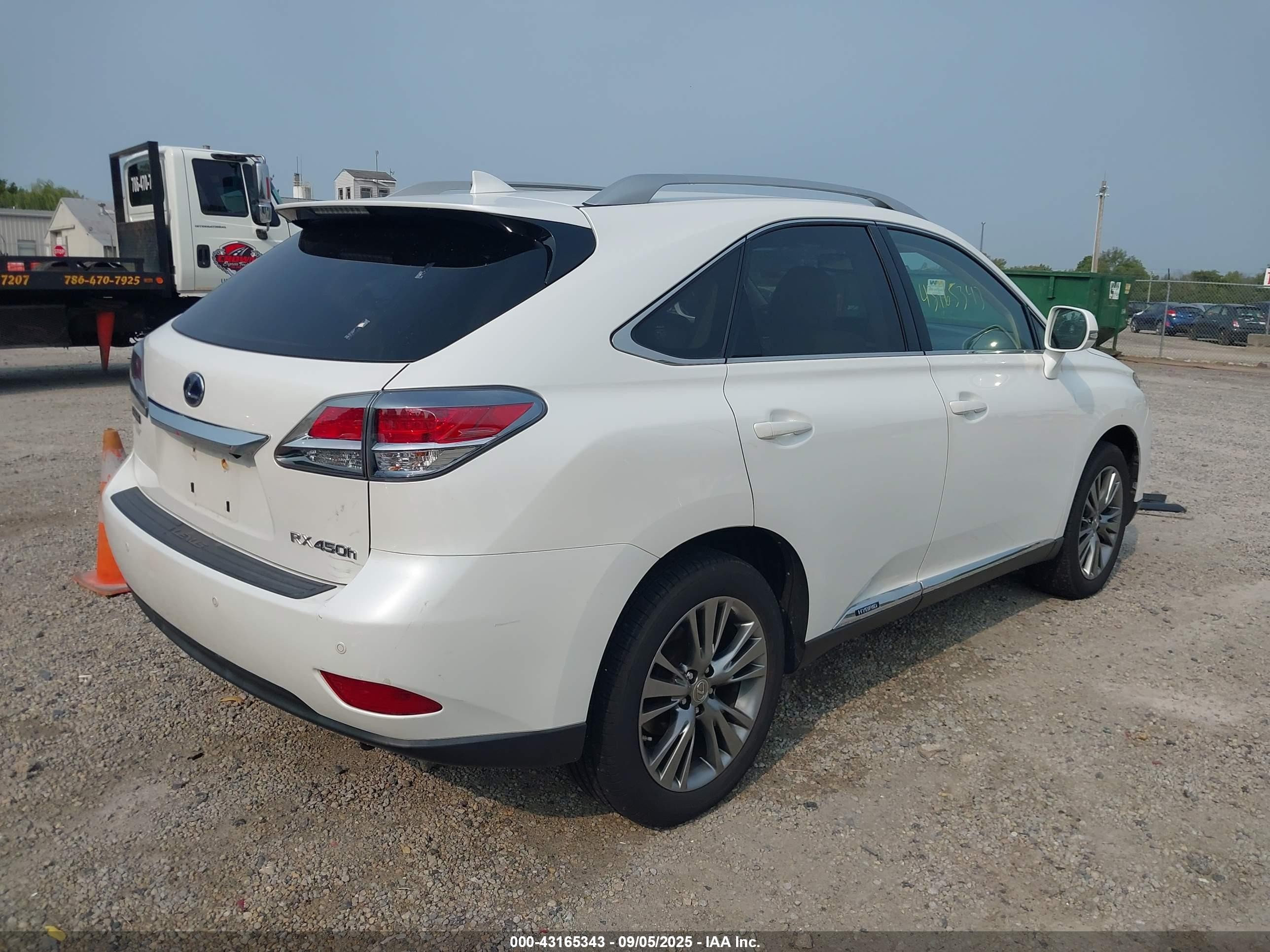 2014 Lexus Rx 450h   White vin: JTJBC1BA5E2067357