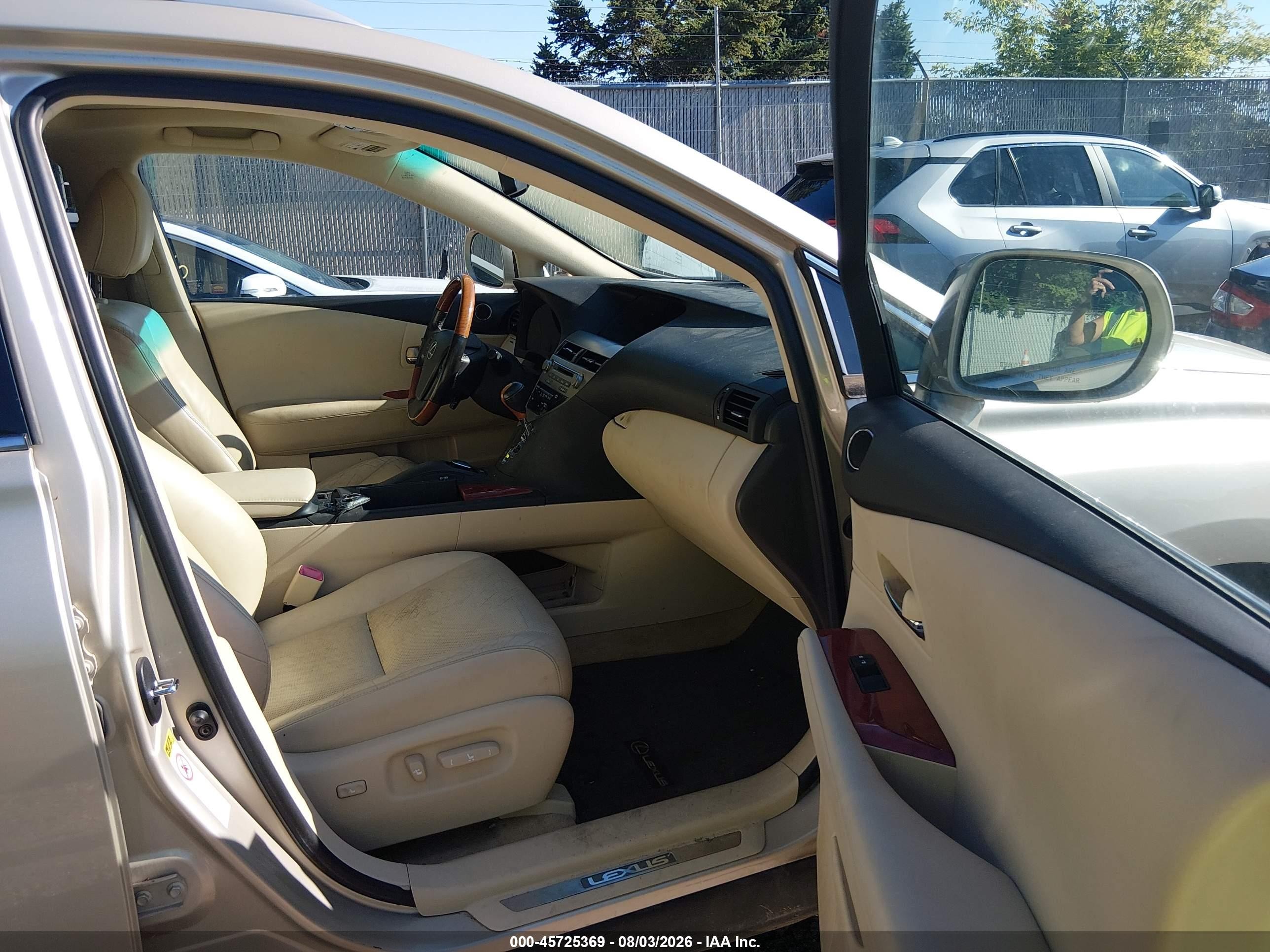 2011 Lexus Rx 450h   Champagne vin: JTJBC1BA6B2043449
