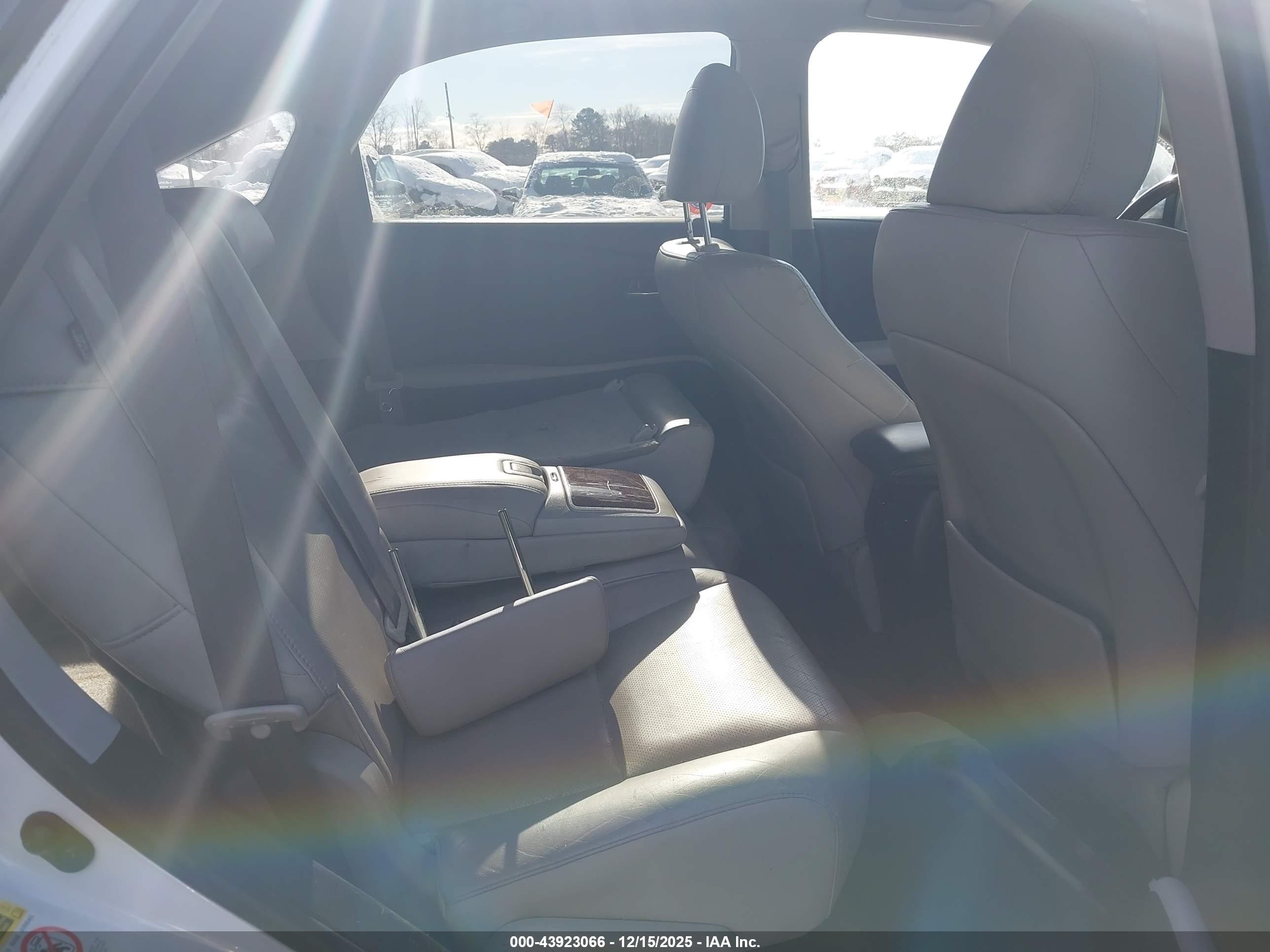 2010 Lexus Rx 450h   White vin: JTJBC1BA8A2006031