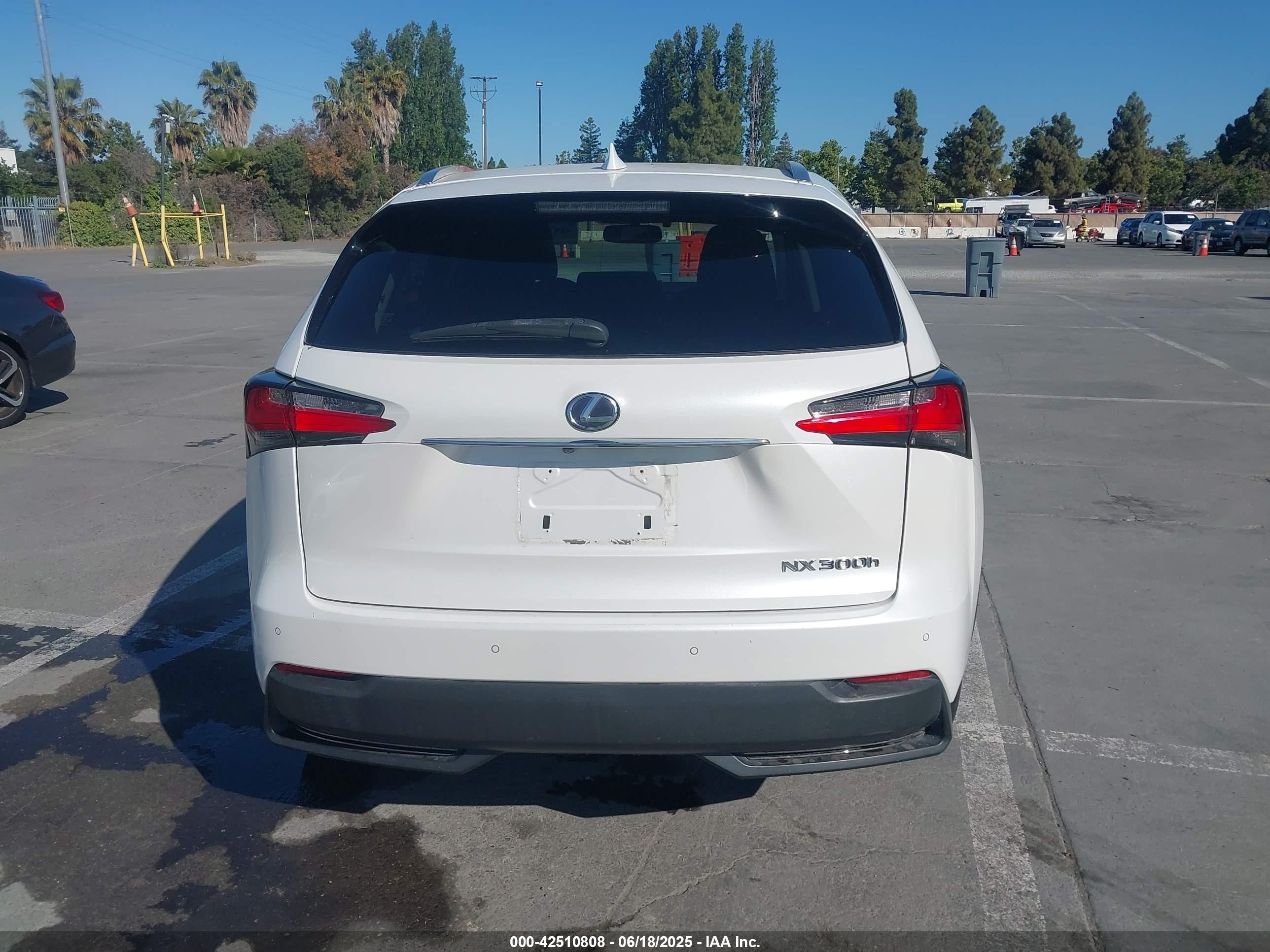 2015 Lexus Nx 300h   White vin: JTJBJRBZ6F2028997