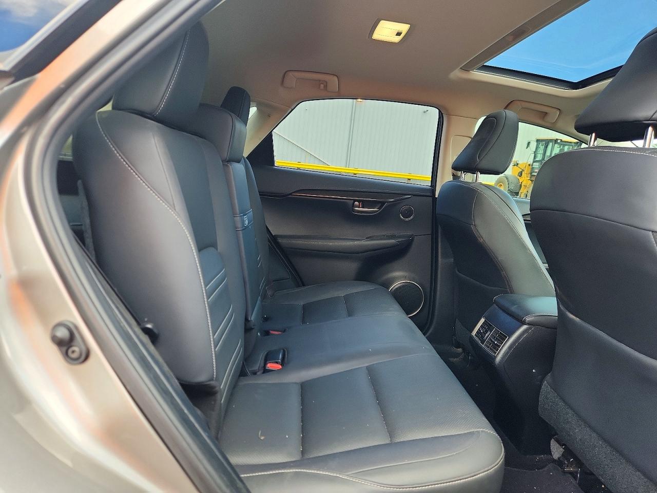 2015 Lexus Nx 300h Серебряный vin: JTJBJRBZ8F2024479