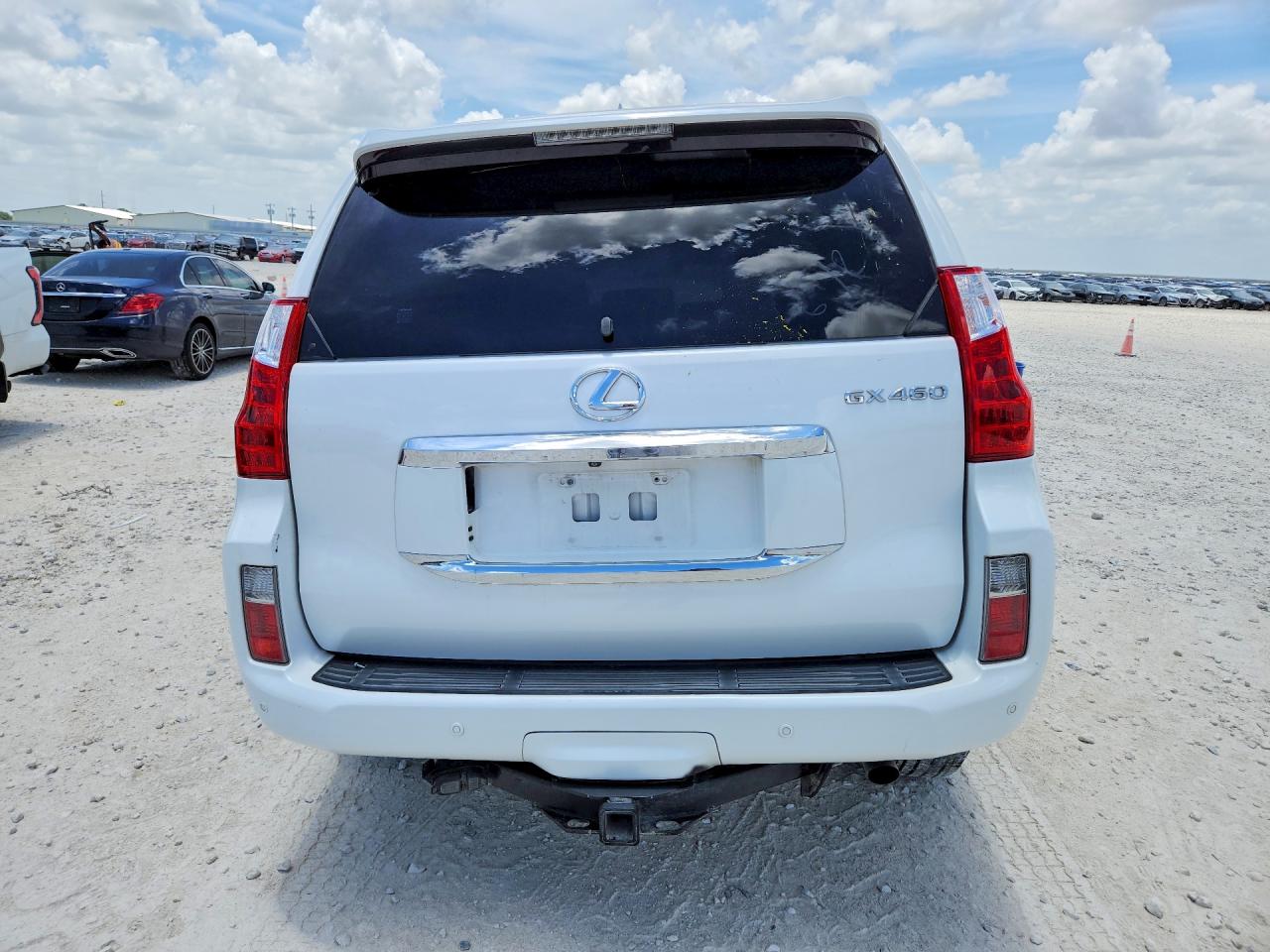 2012 Lexus Gx 460 White vin: JTJBM7FX0C5048161