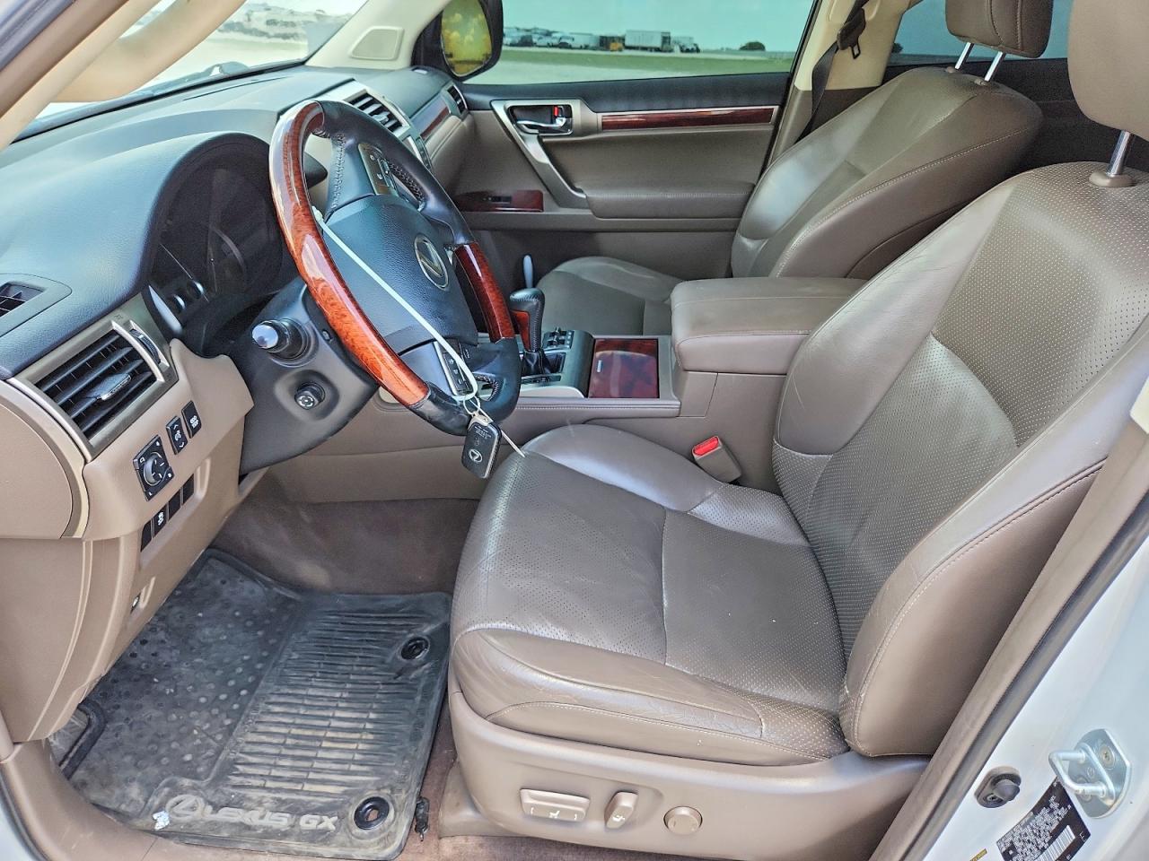 2012 Lexus Gx 460 White vin: JTJBM7FX0C5048161