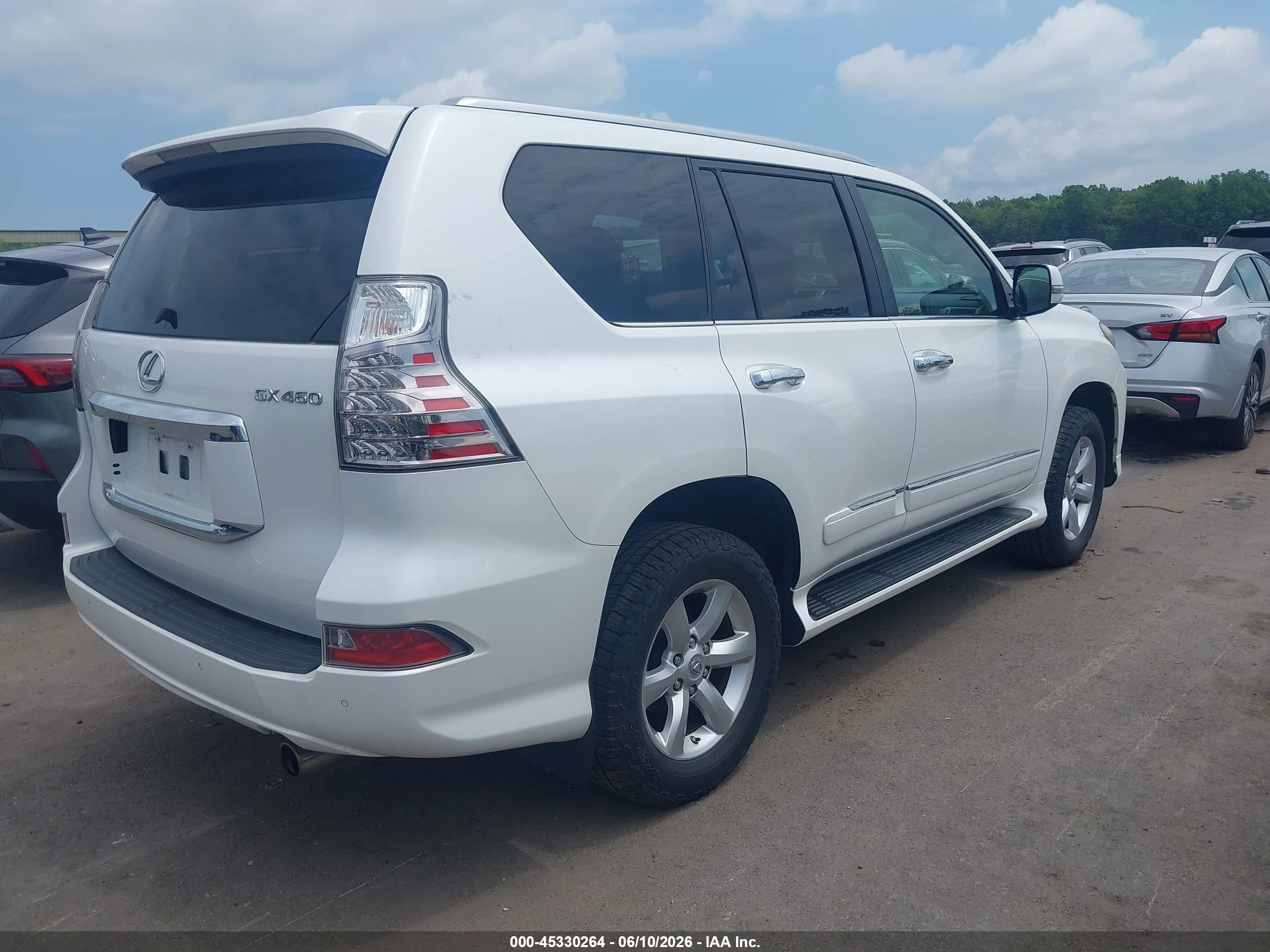 2015 Lexus Gx 460   Белый vin: JTJBM7FX0F5095968