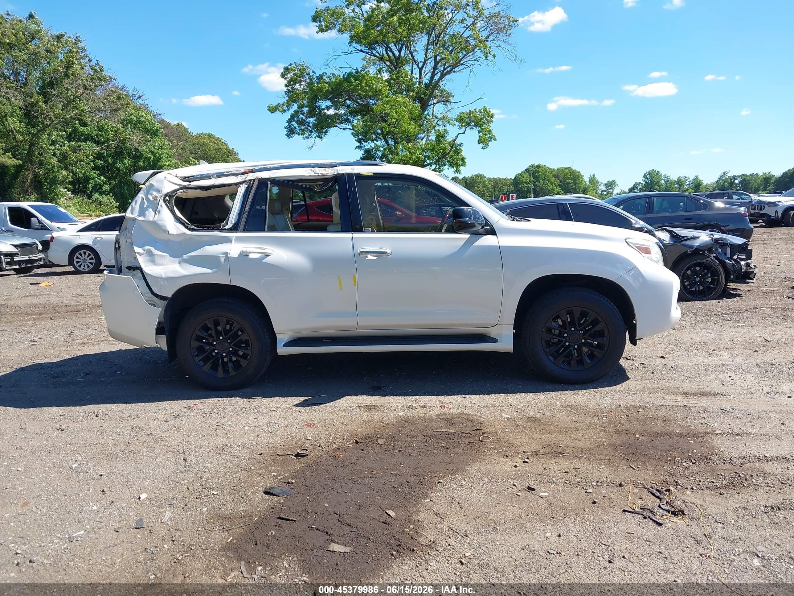 2010 Lexus Gx 460   White vin: JTJBM7FX1A5011875