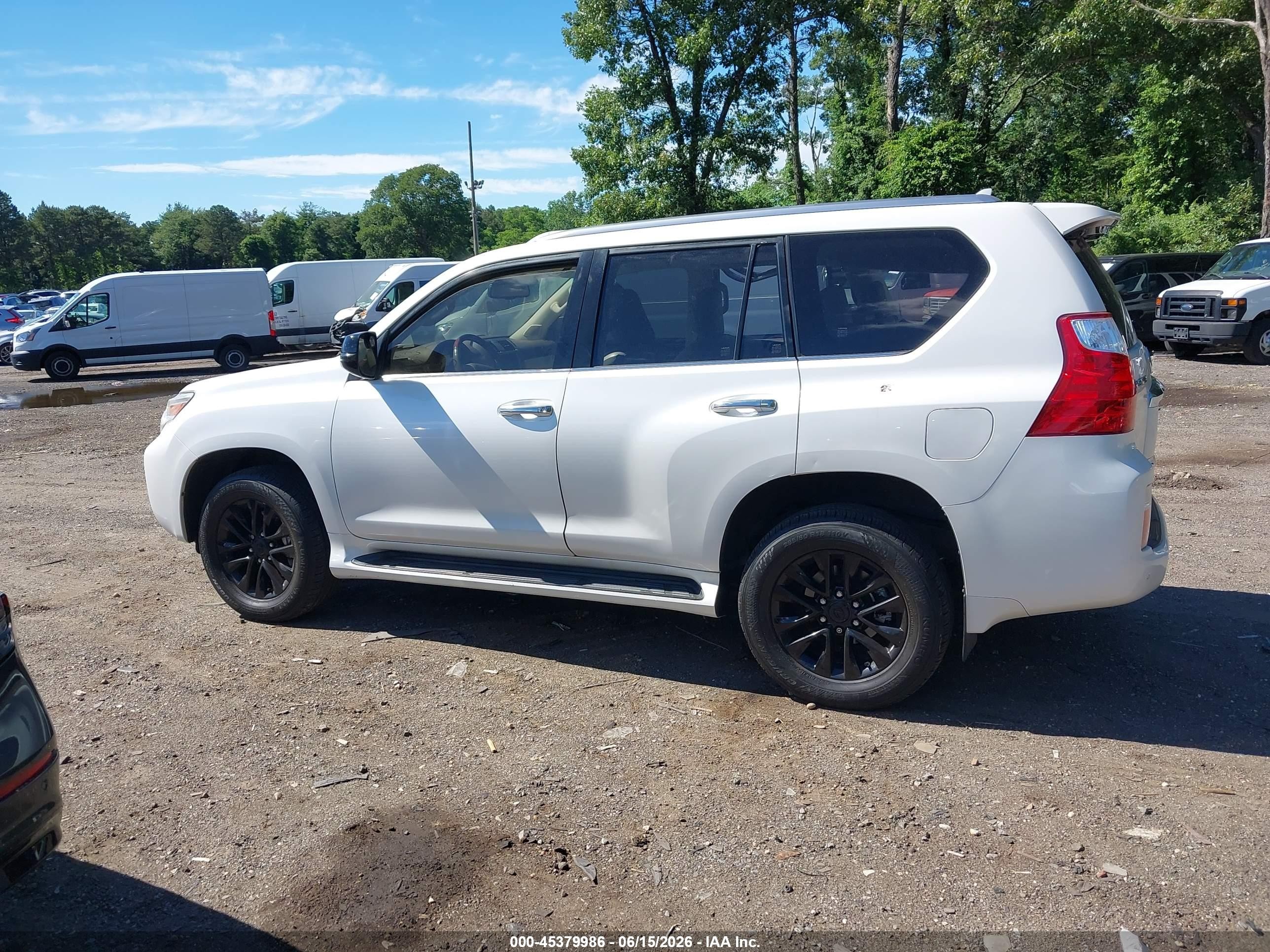 2010 Lexus Gx 460   White vin: JTJBM7FX1A5011875