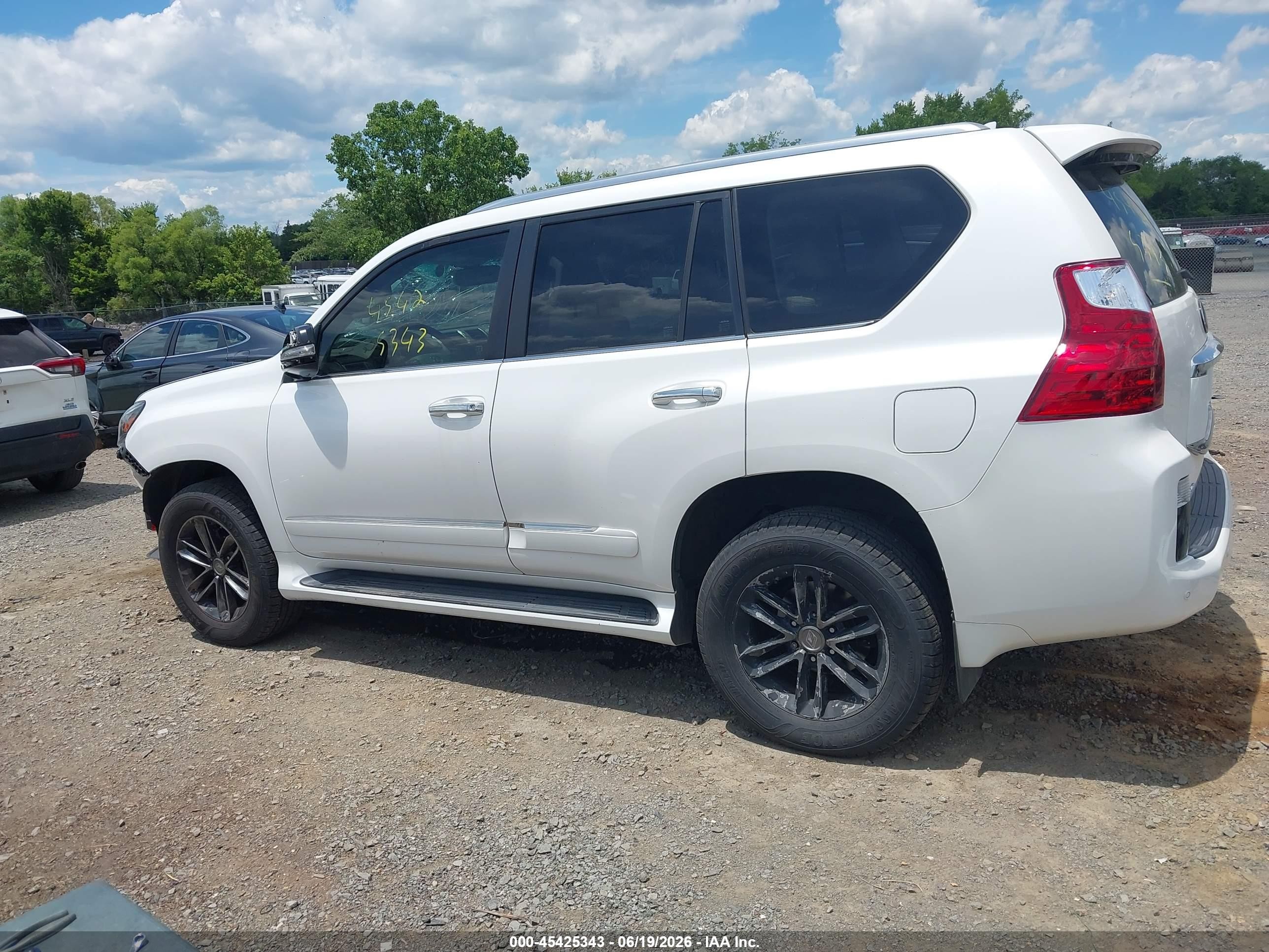 2012 Lexus Gx 460   White vin: JTJBM7FX2C5048873