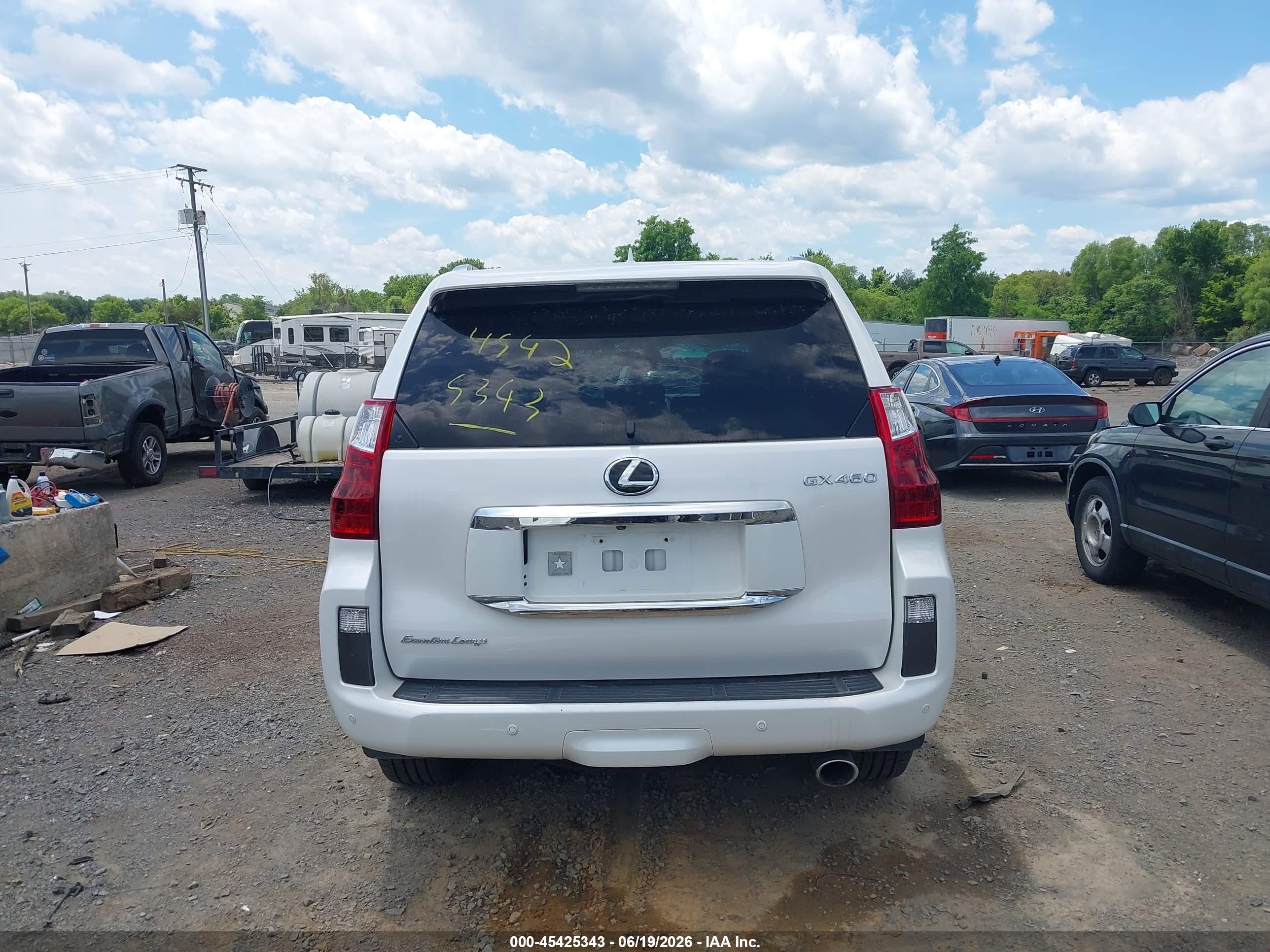 2012 Lexus Gx 460   White vin: JTJBM7FX2C5048873