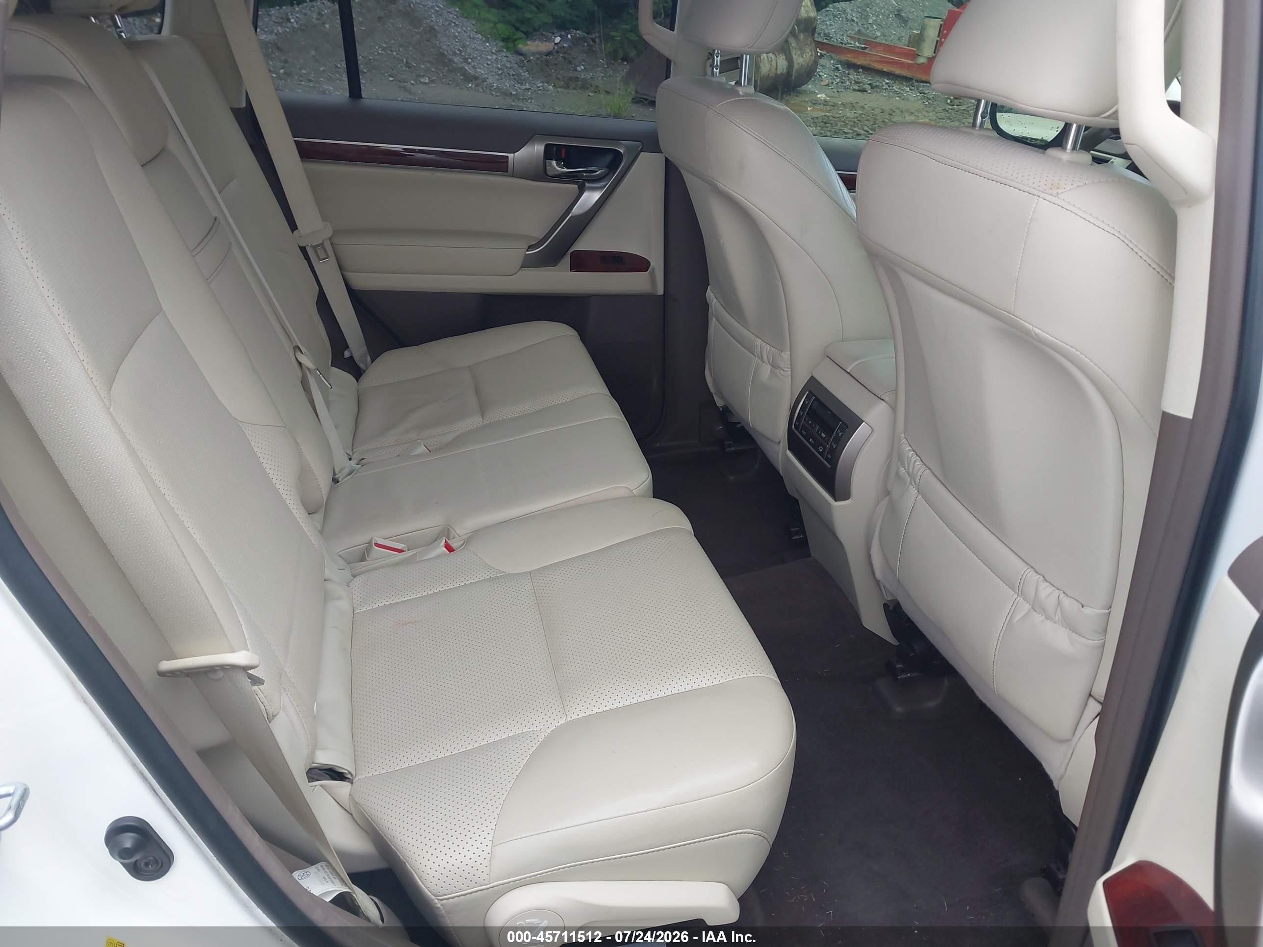 2013 Lexus Gx 460   White vin: JTJBM7FX2D5052598