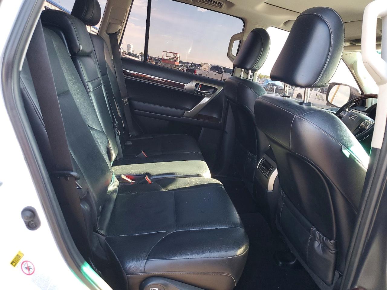 2015 Lexus Gx 460 White vin: JTJBM7FX2F5099391