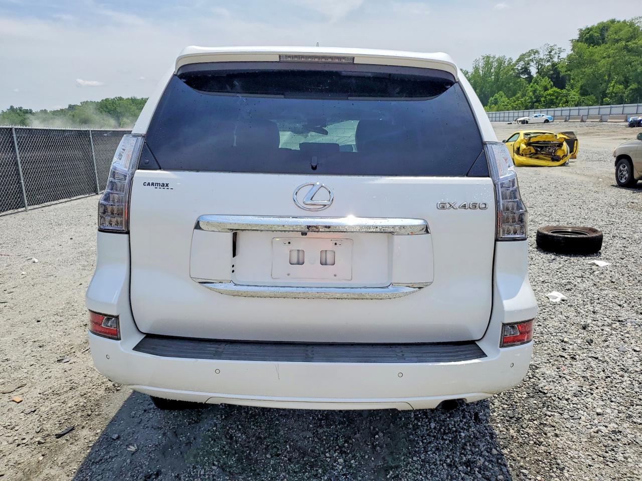 2015 Lexus Gx 460 White vin: JTJBM7FX2F5114522