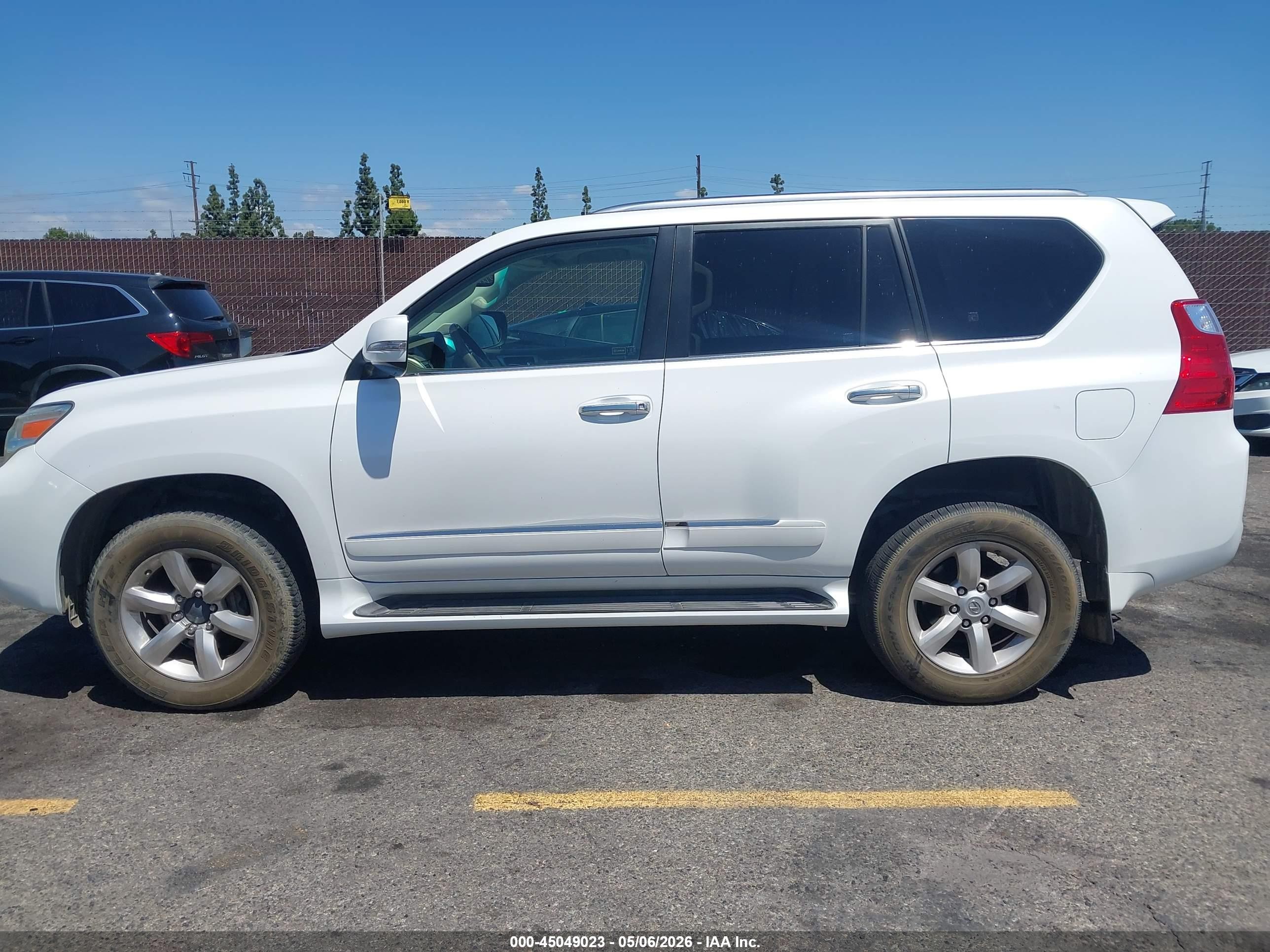 2013 Lexus Gx 460 White vin: JTJBM7FX3D5054277