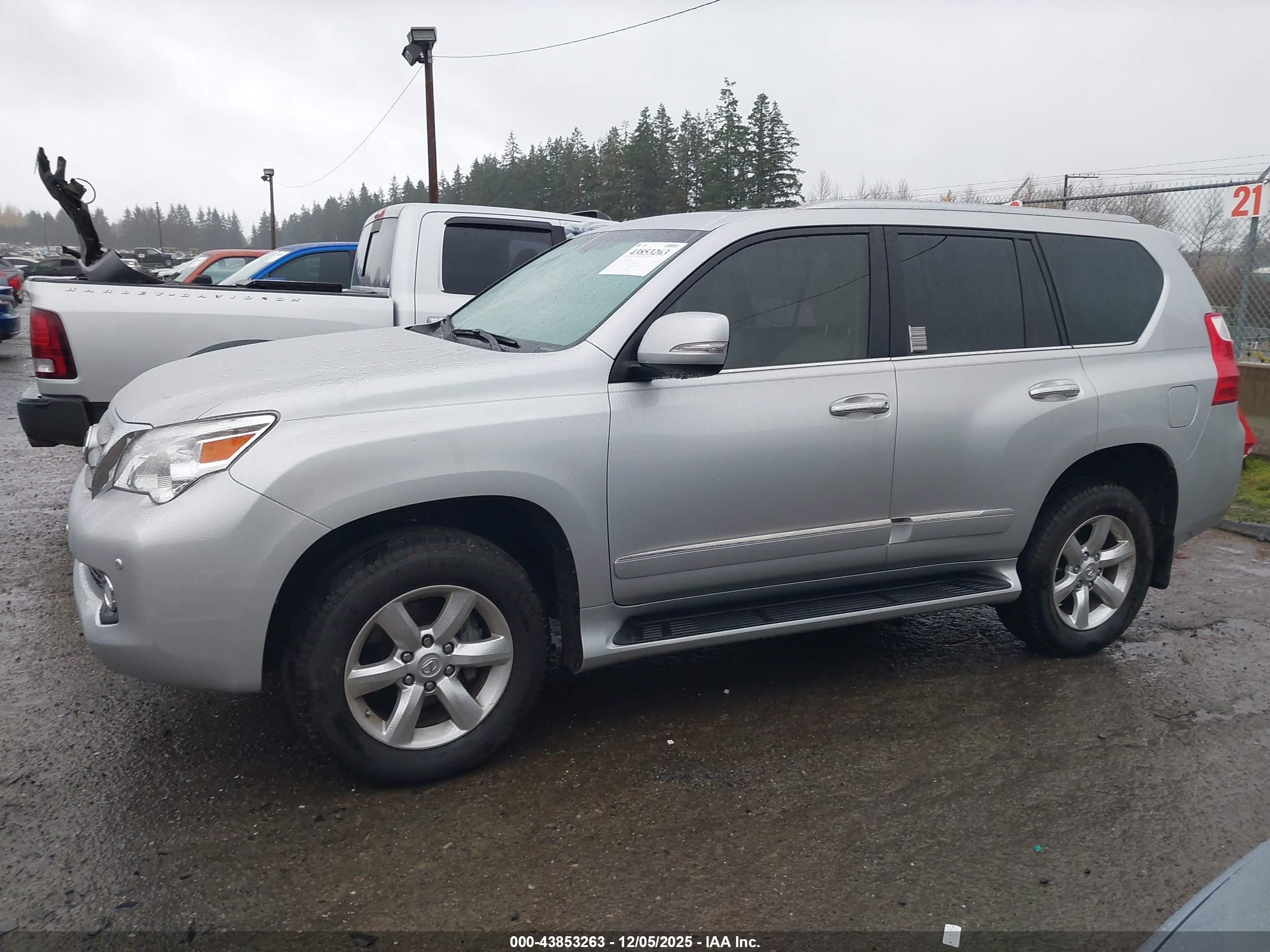 2013 Lexus Gx 460   Серебряный vin: JTJBM7FX3D5059303