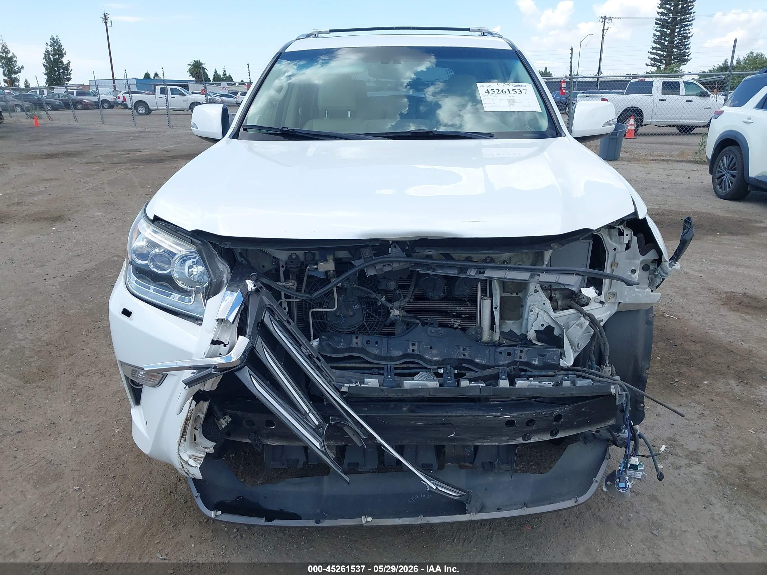 2014 Lexus Gx 460 Белый vin: JTJBM7FX3E5078435