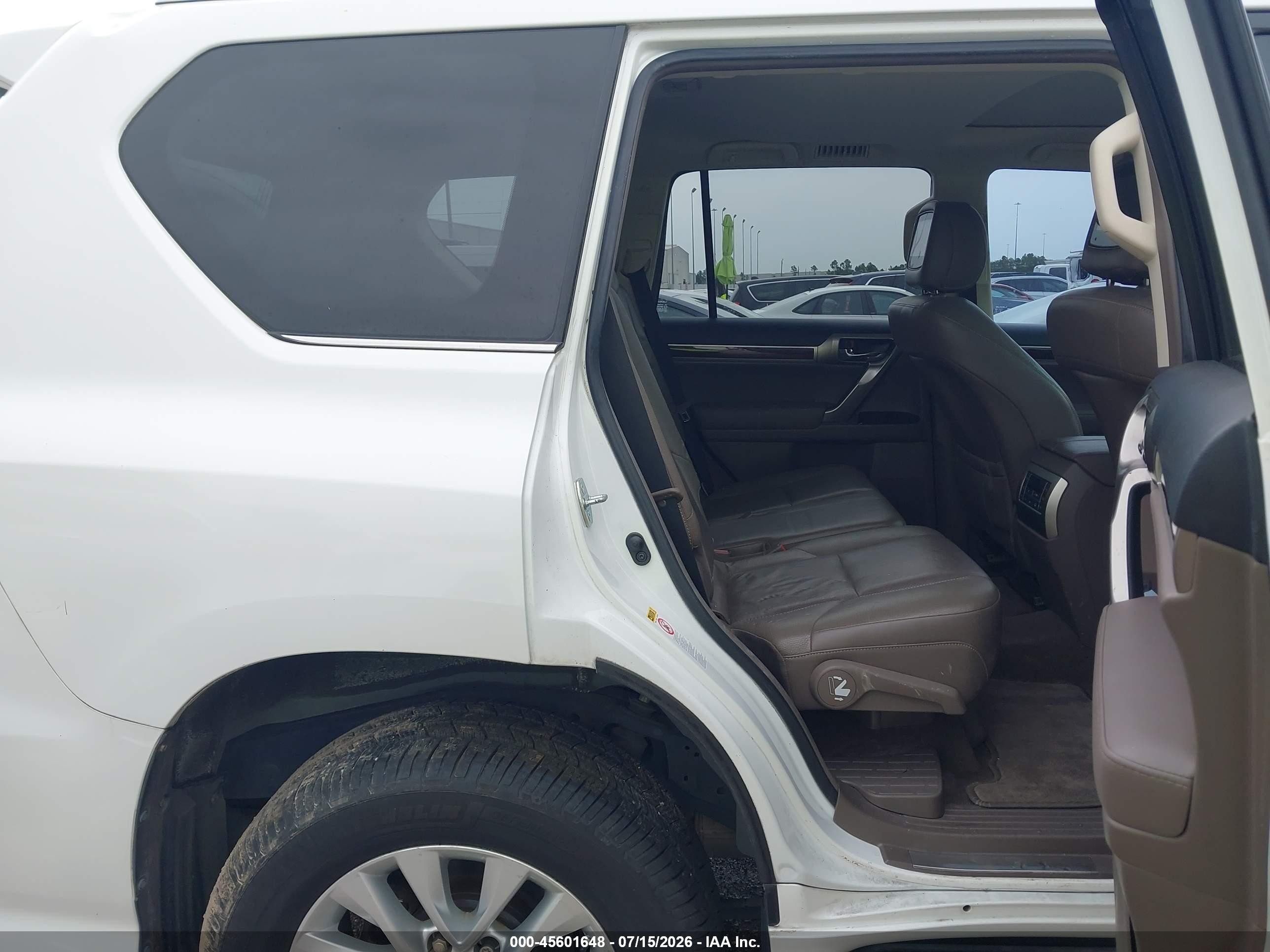2015 Lexus Gx 460   Белый vin: JTJBM7FX3F5103688