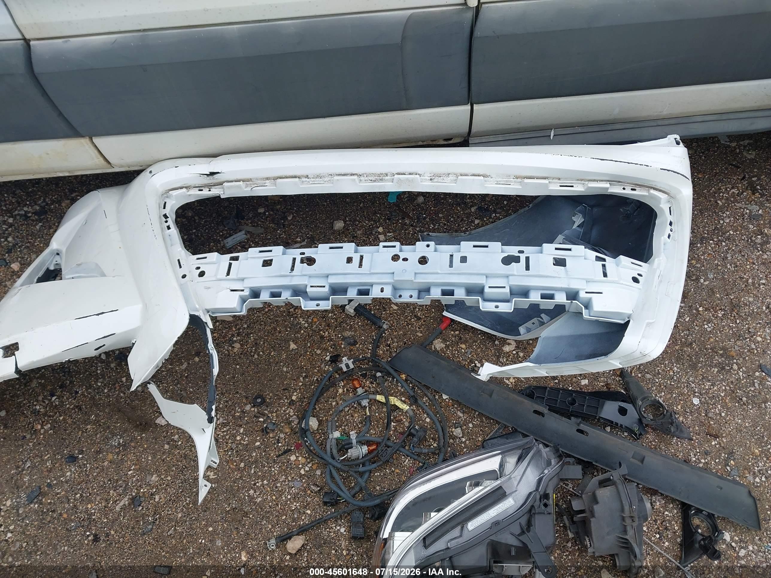 2015 Lexus Gx 460   Белый vin: JTJBM7FX3F5103688