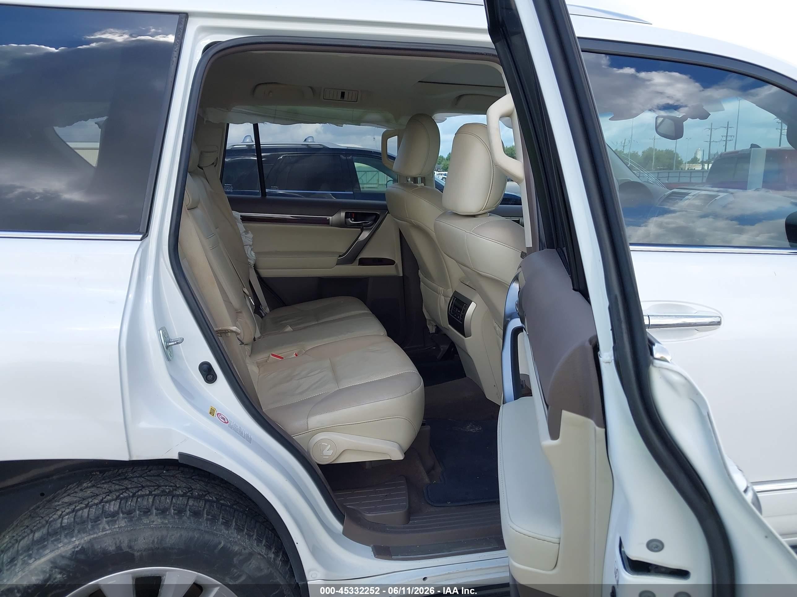 2015 Lexus Gx 460 White vin: JTJBM7FX3F5108132