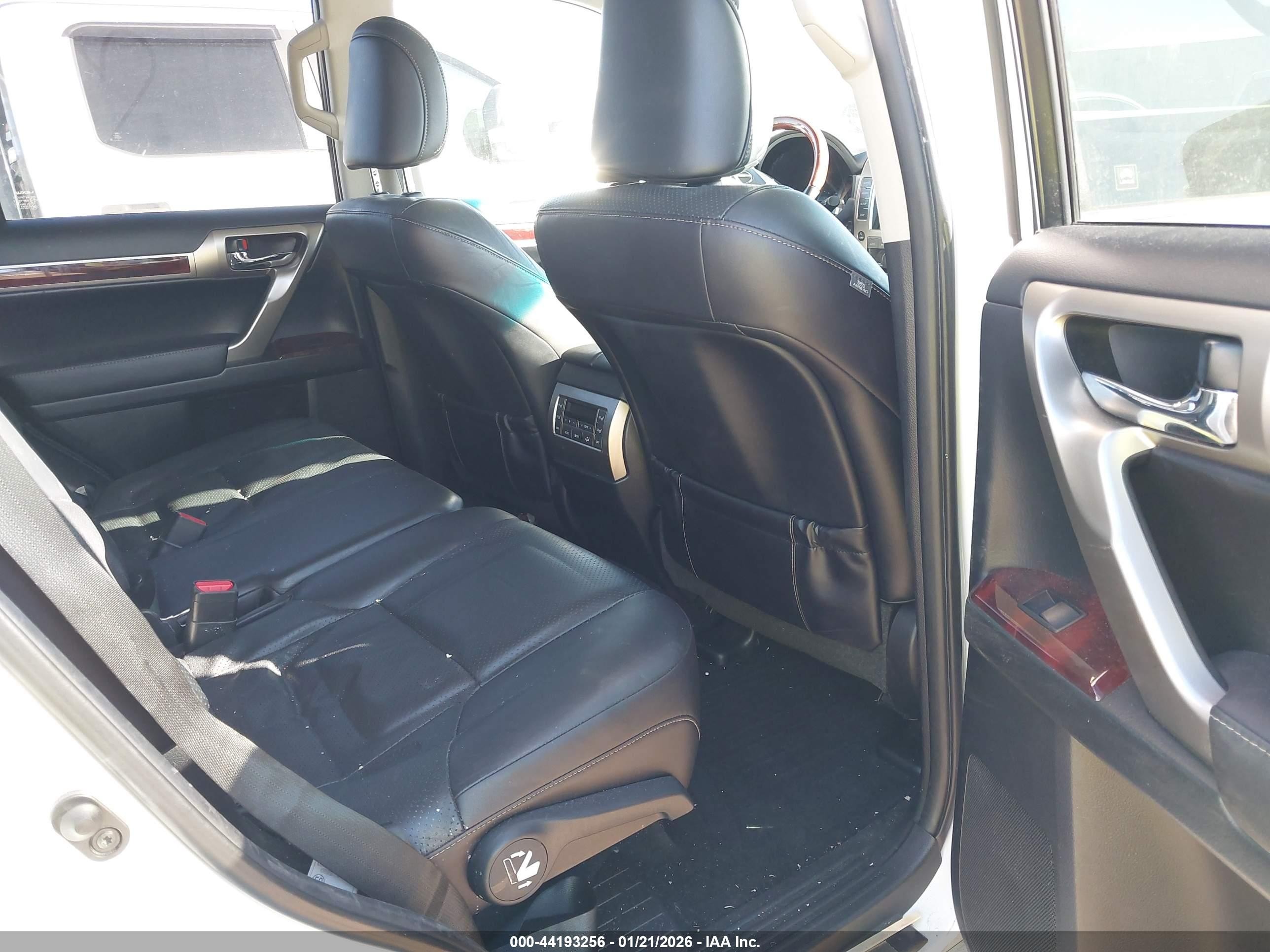 2011 Lexus Gx 460   White vin: JTJBM7FX4B5033693