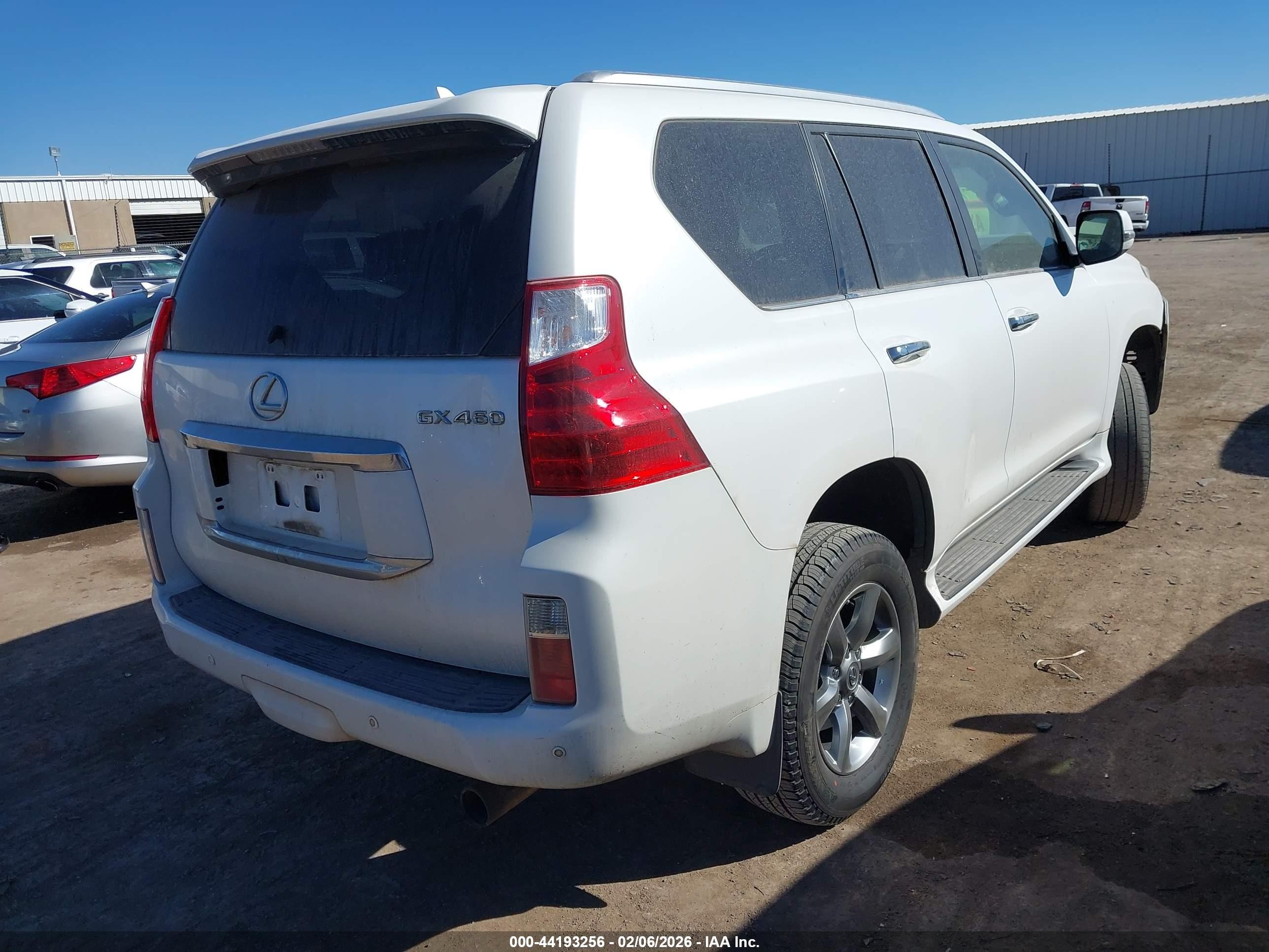 2011 Lexus Gx 460   White vin: JTJBM7FX4B5033693