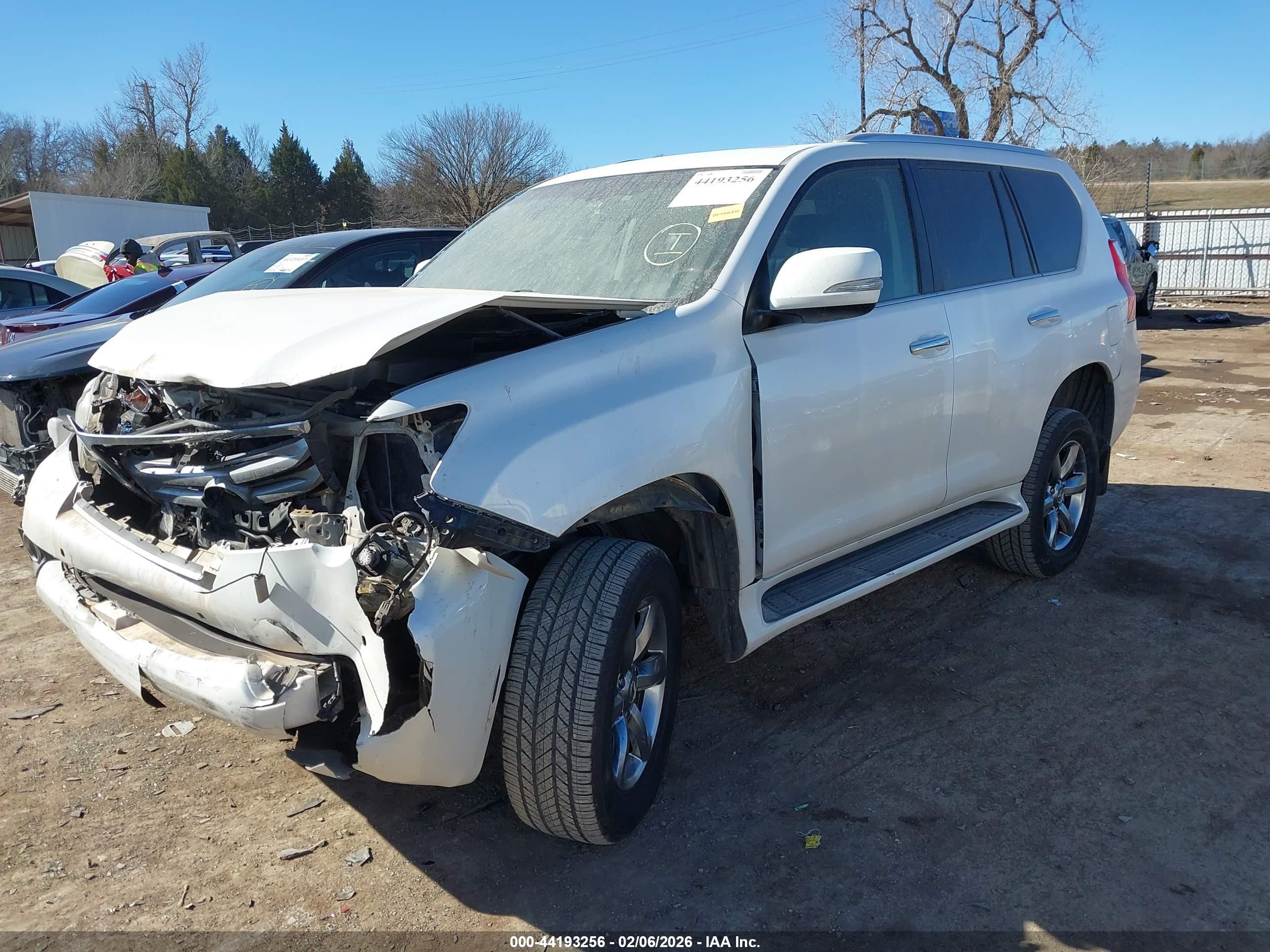 2011 Lexus Gx 460   White vin: JTJBM7FX4B5033693