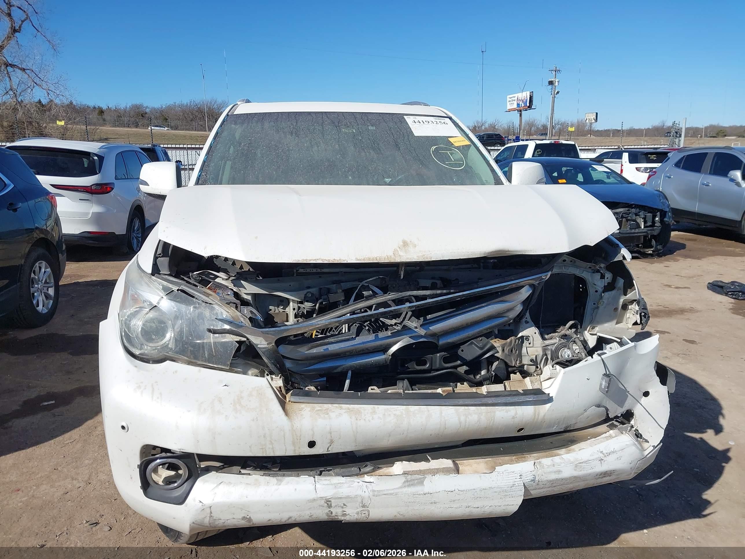 2011 Lexus Gx 460   White vin: JTJBM7FX4B5033693
