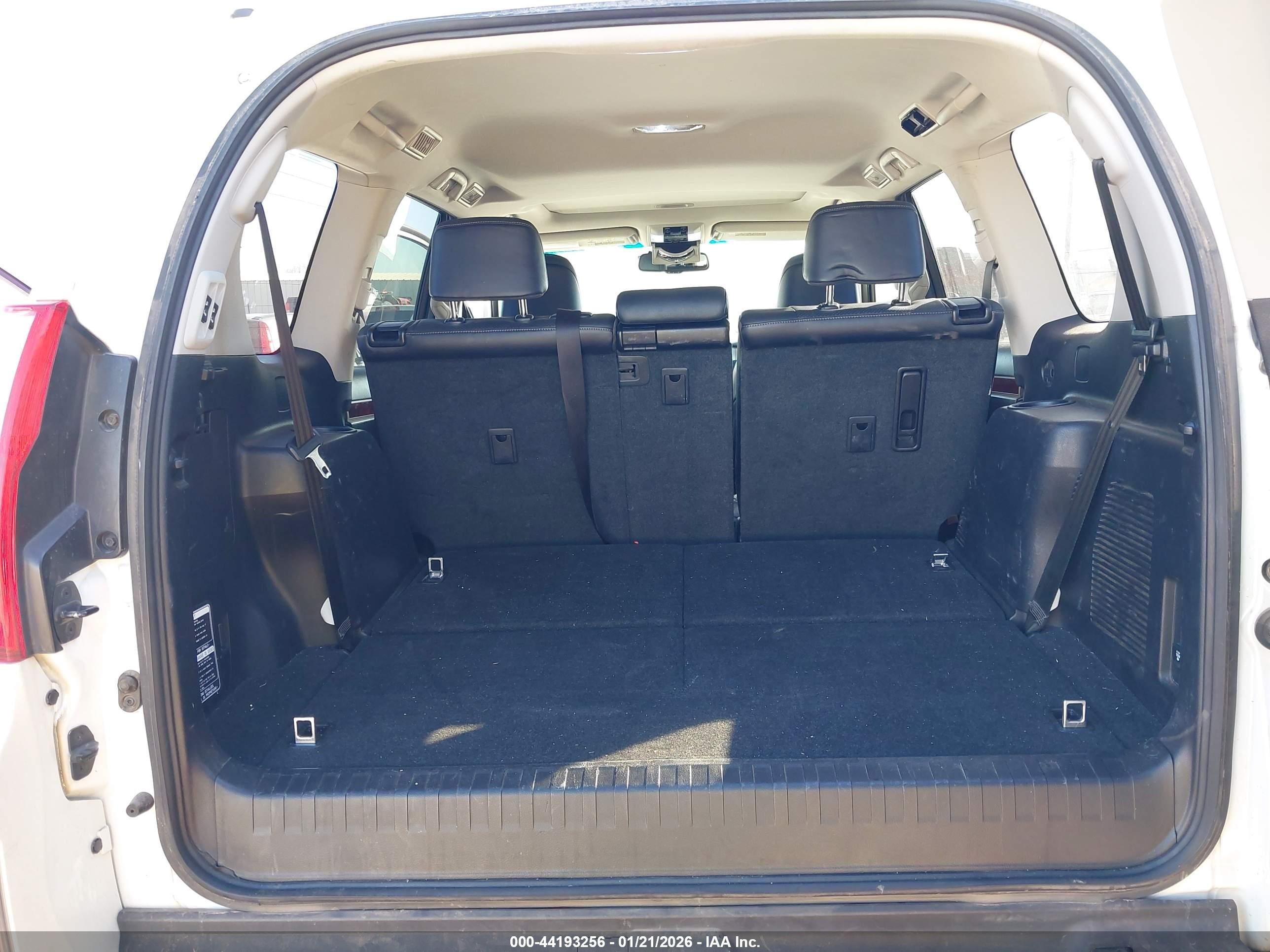 2011 Lexus Gx 460   White vin: JTJBM7FX4B5033693