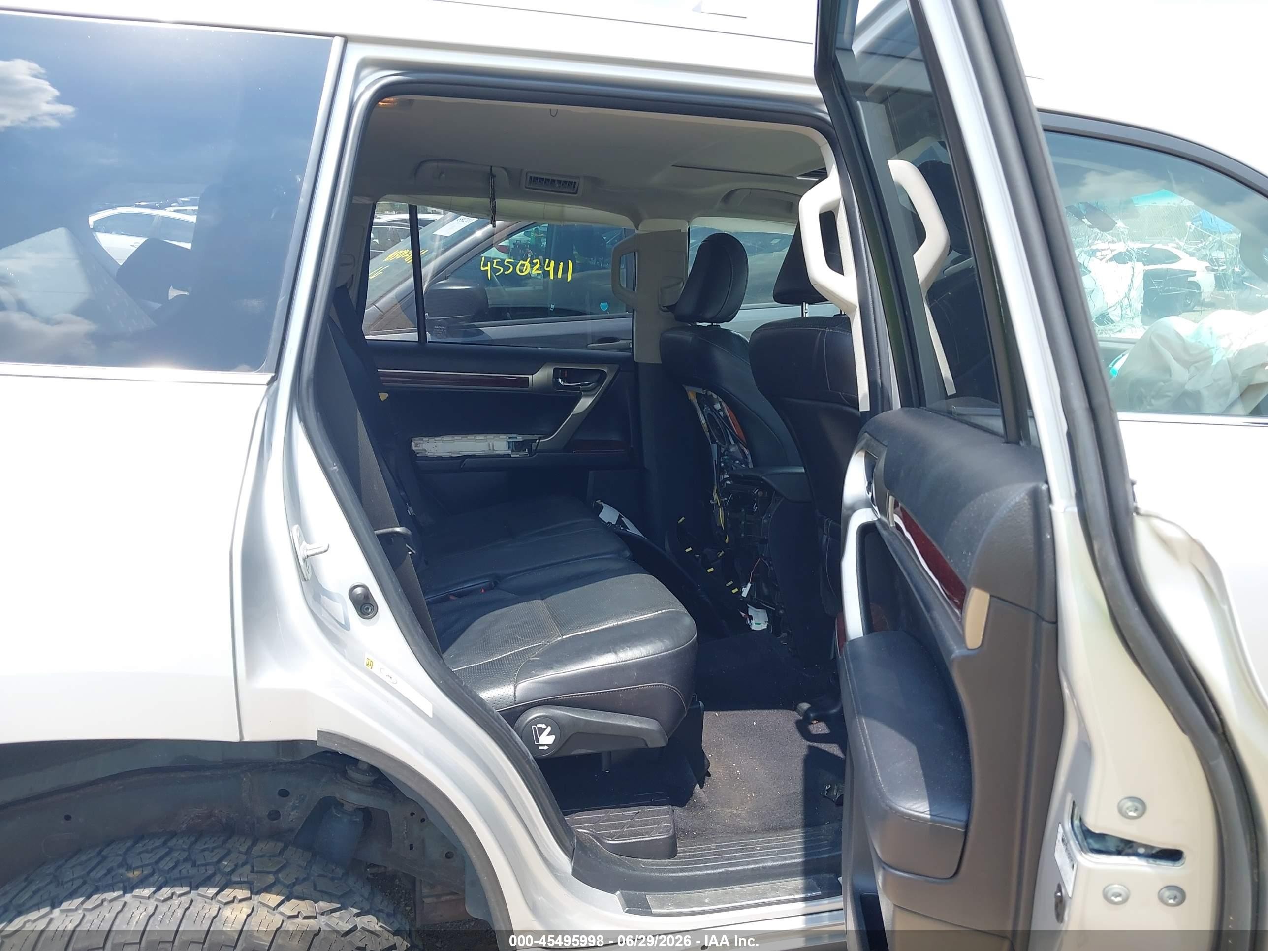 2011 Lexus Gx 460   Silver vin: JTJBM7FX4B5034682