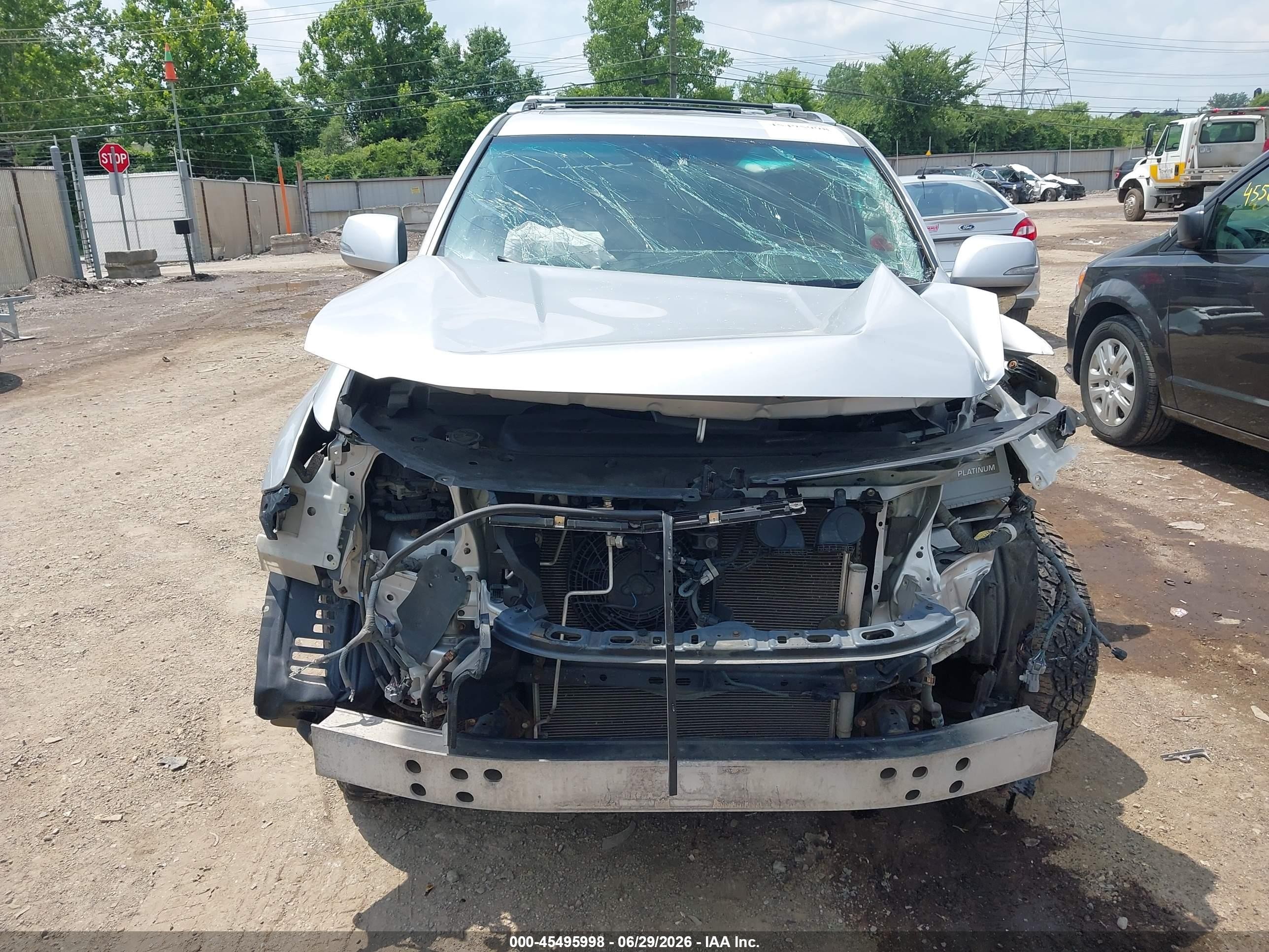 2011 Lexus Gx 460   Silver vin: JTJBM7FX4B5034682