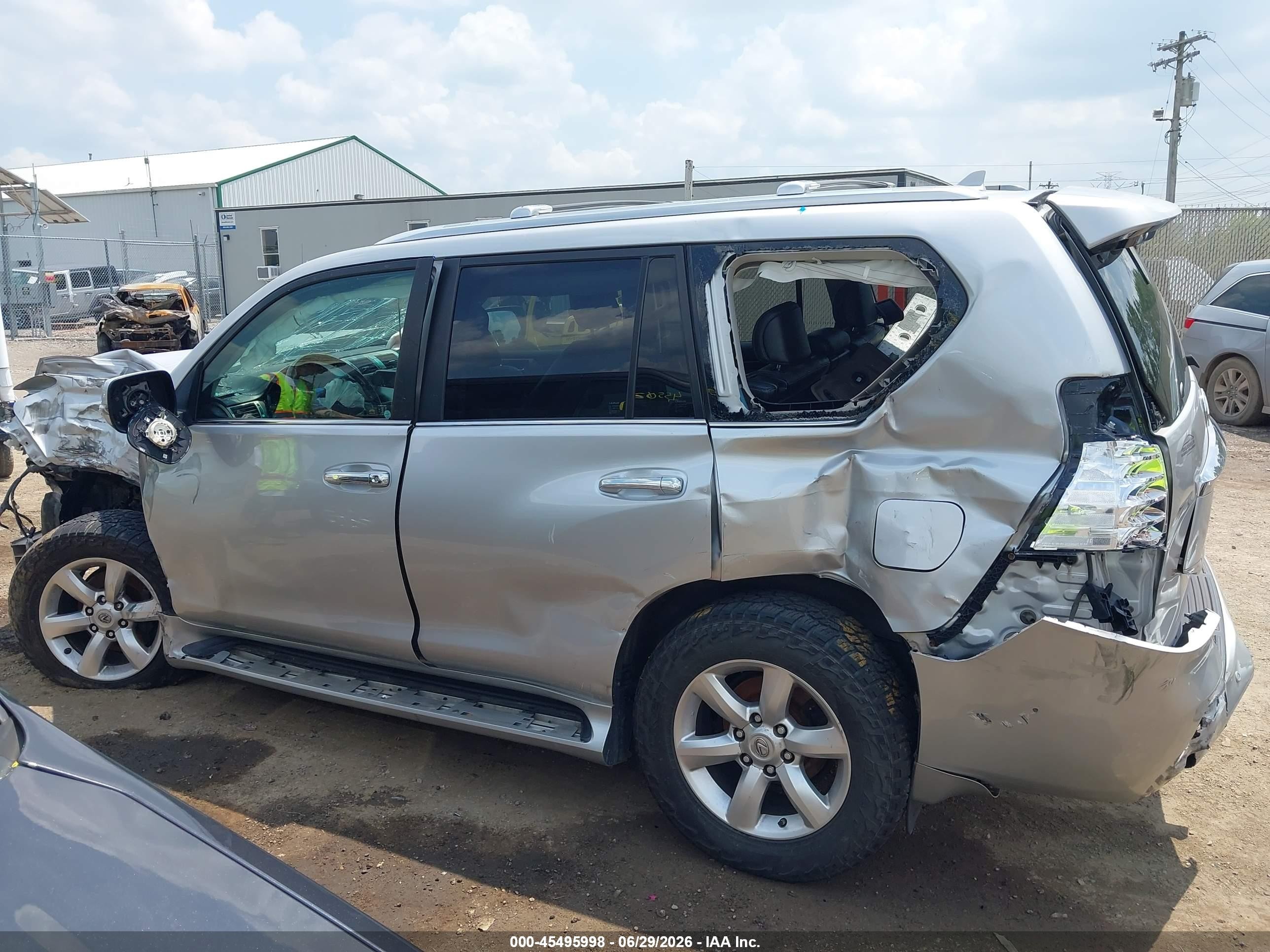 2011 Lexus Gx 460   Silver vin: JTJBM7FX4B5034682