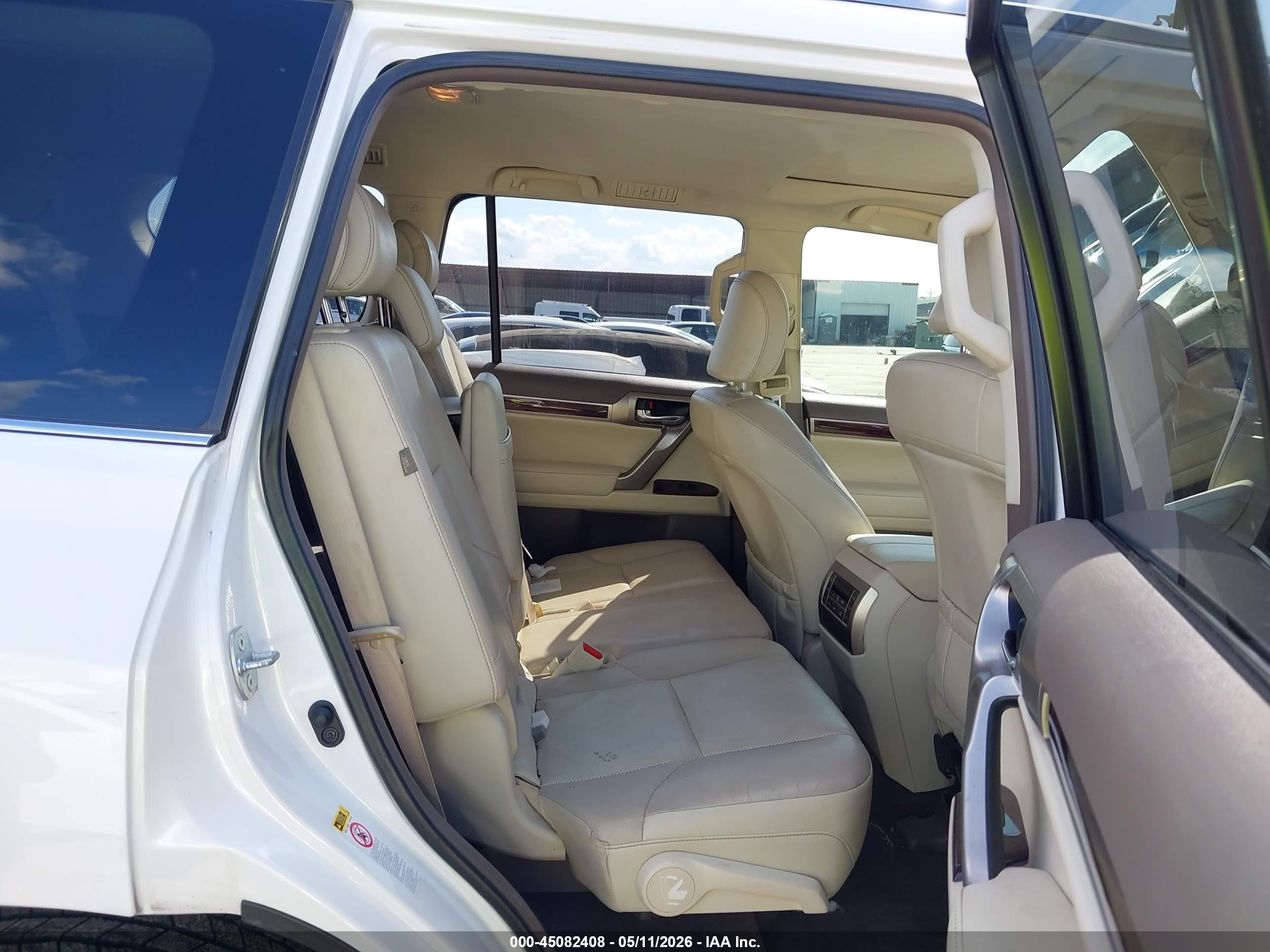 2015 Lexus Gx 460   White vin: JTJBM7FX4F5117521