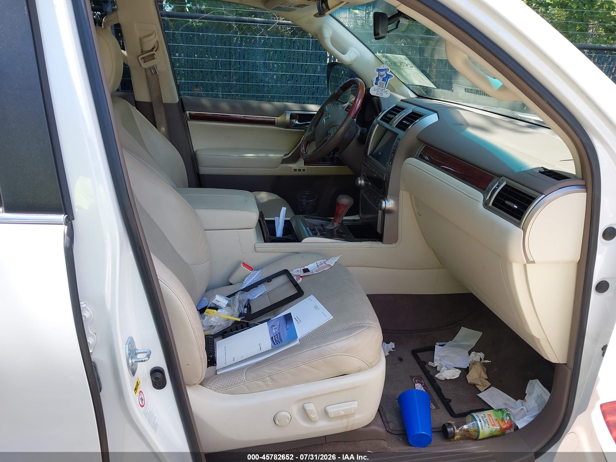2011 Lexus Gx 460   White vin: JTJBM7FX5B5019382
