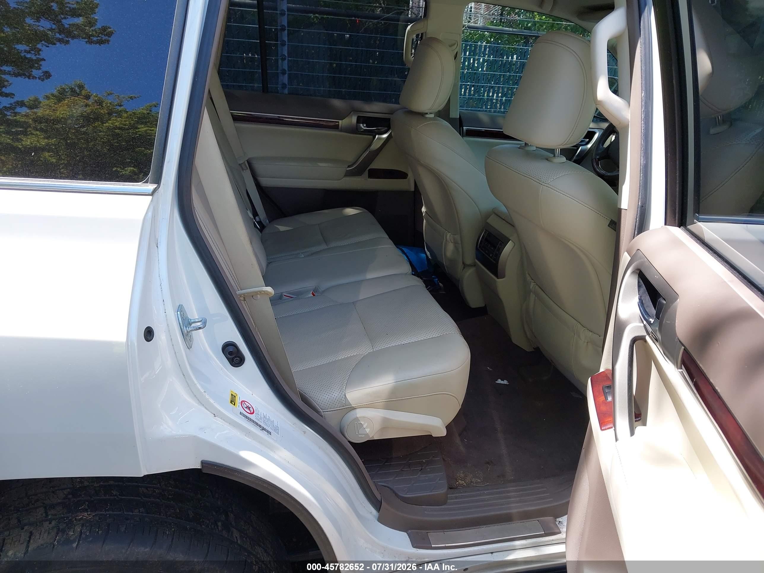 2011 Lexus Gx 460   White vin: JTJBM7FX5B5019382