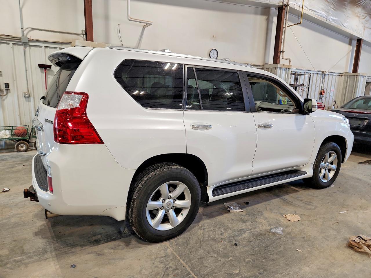 2011 Lexus Gx 460 White vin: JTJBM7FX5B5024176