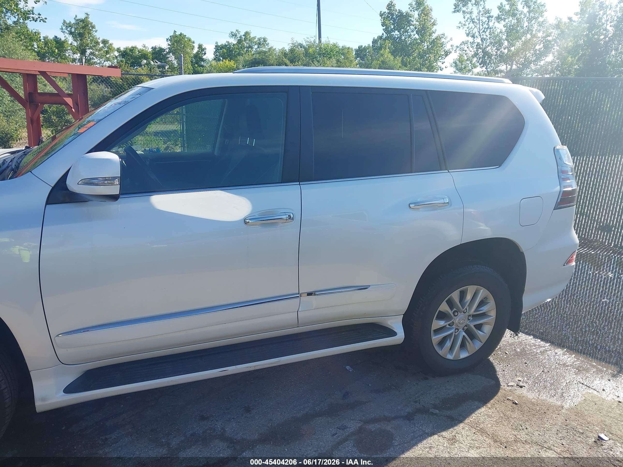 2015 Lexus Gx 460 White vin: JTJBM7FX5F5110030