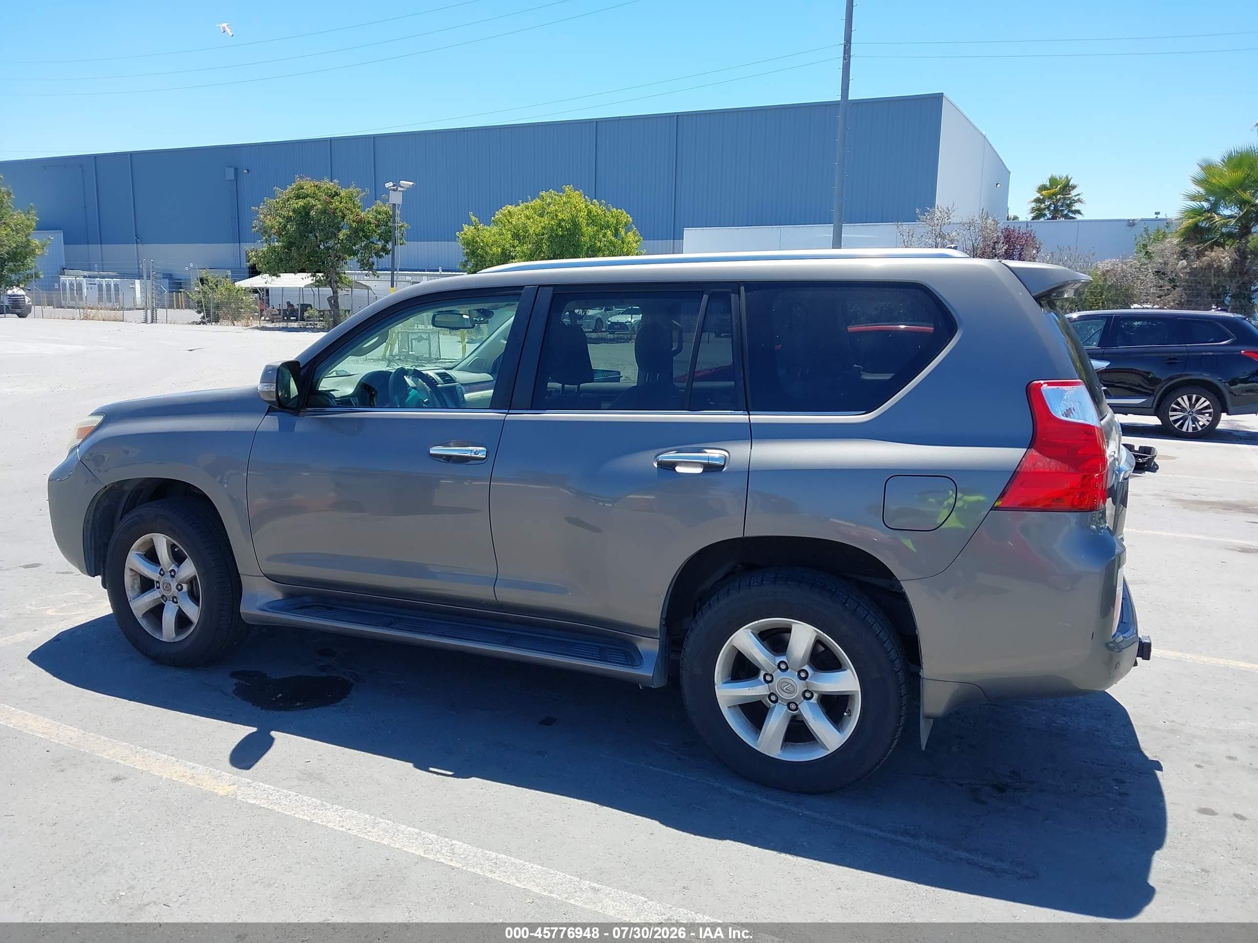 2011 Lexus Gx 460   Silver vin: JTJBM7FX6B5024736