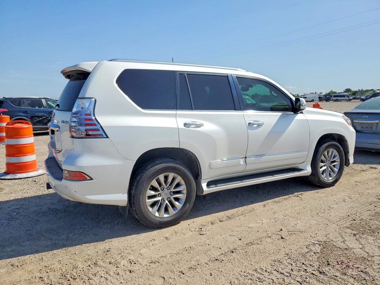 2014 Lexus Gx 460 White vin: JTJBM7FX6E5076162