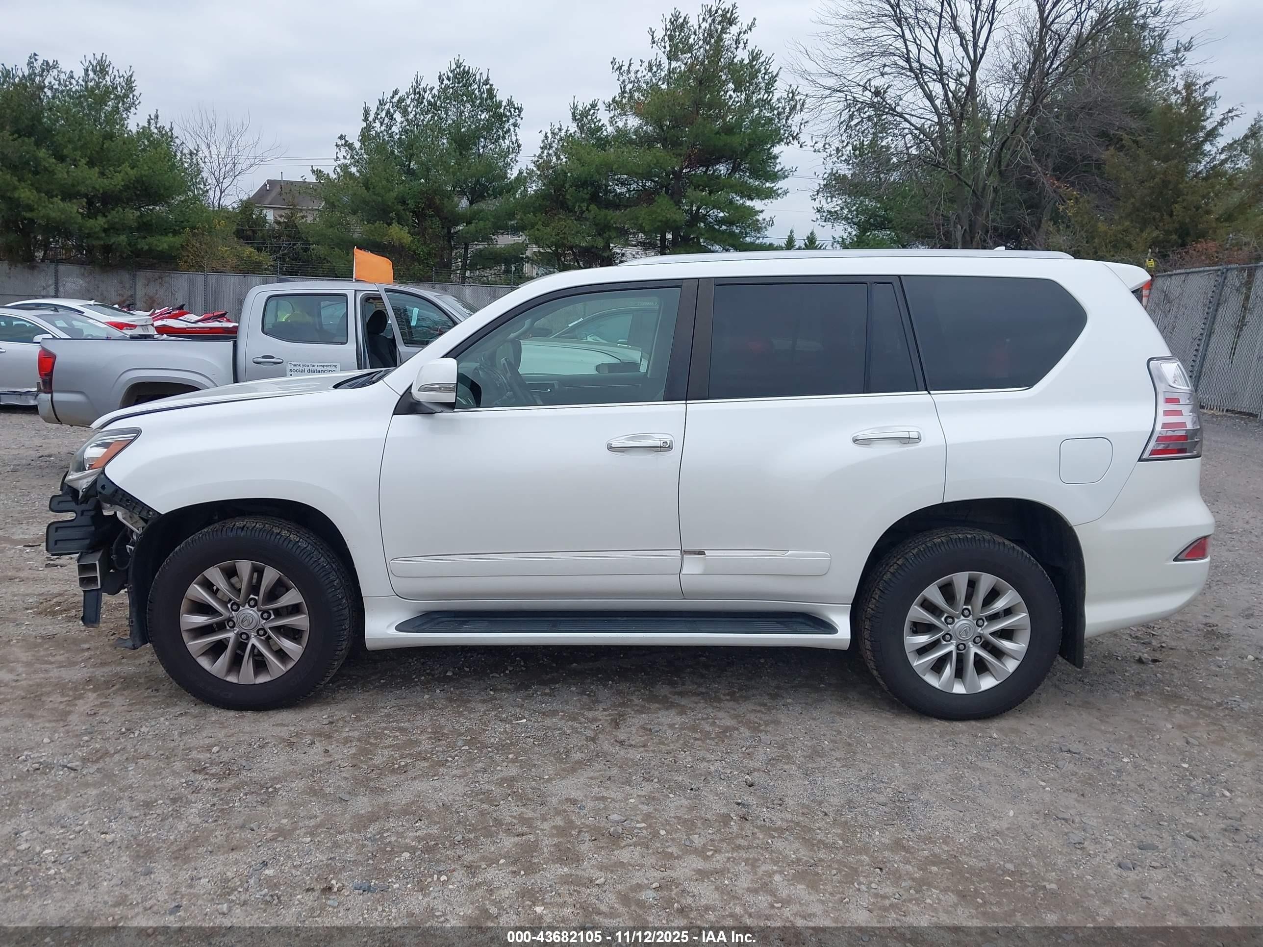 2014 Lexus Gx 460   White vin: JTJBM7FX6E5085248